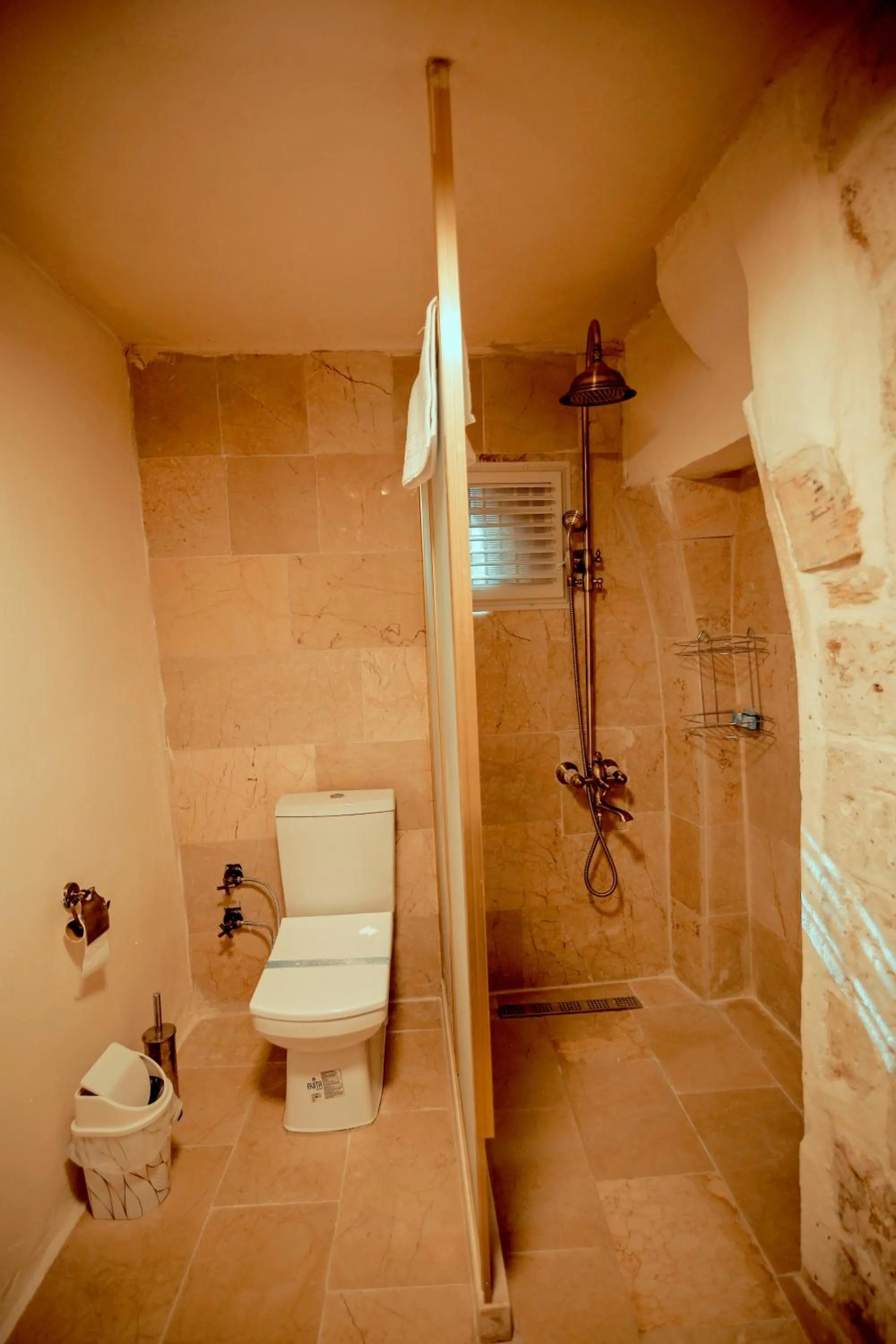 Shower in CARRA KONAĞI