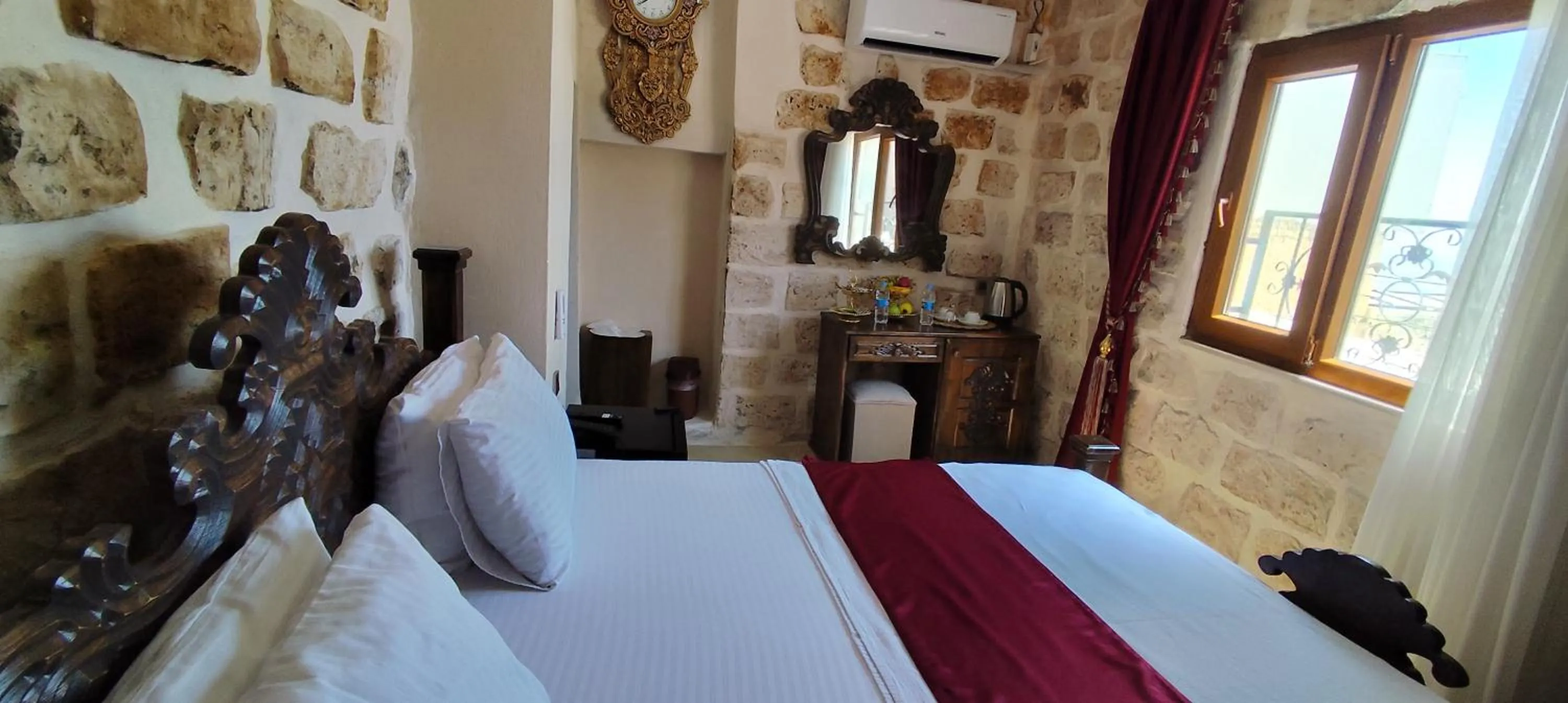 Natural landscape, Bed in CARRA KONAĞI