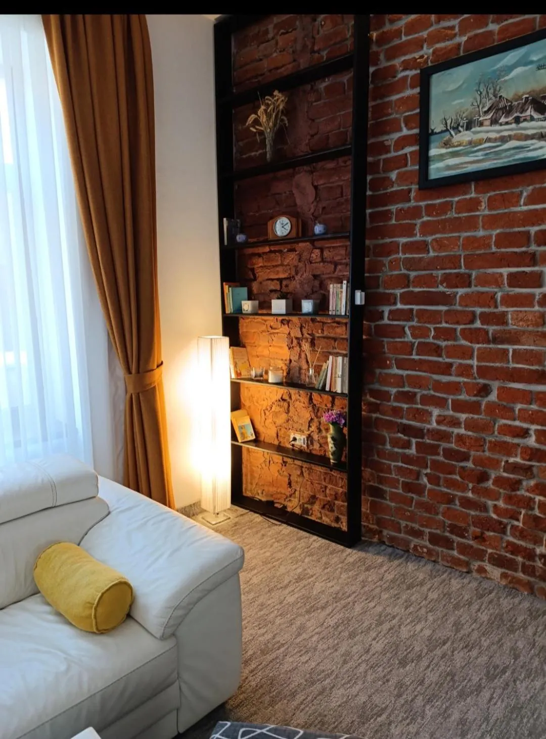 Library, Bed in Apartament ultracentral