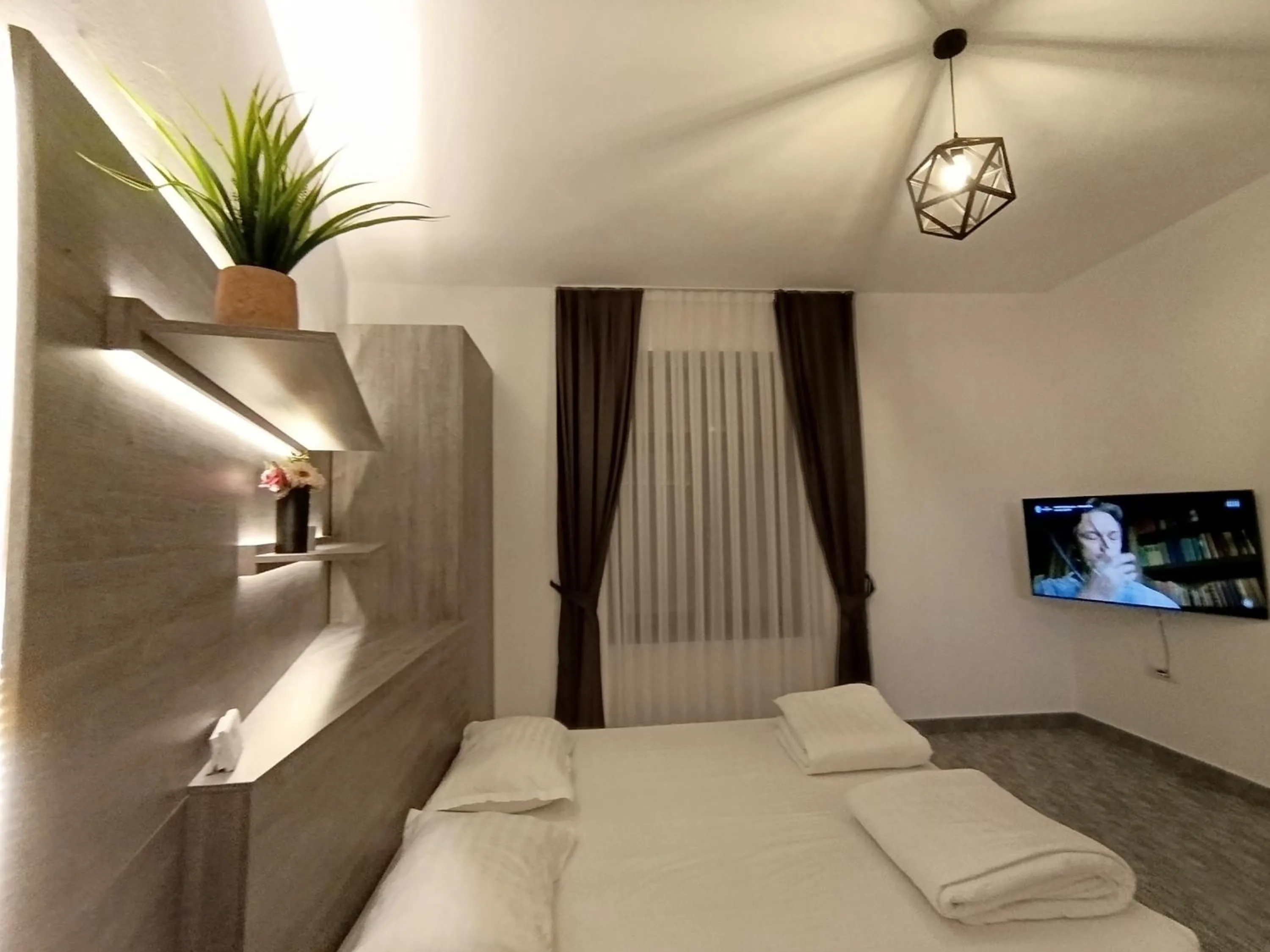 Bedroom, Bed in Apartament ultracentral
