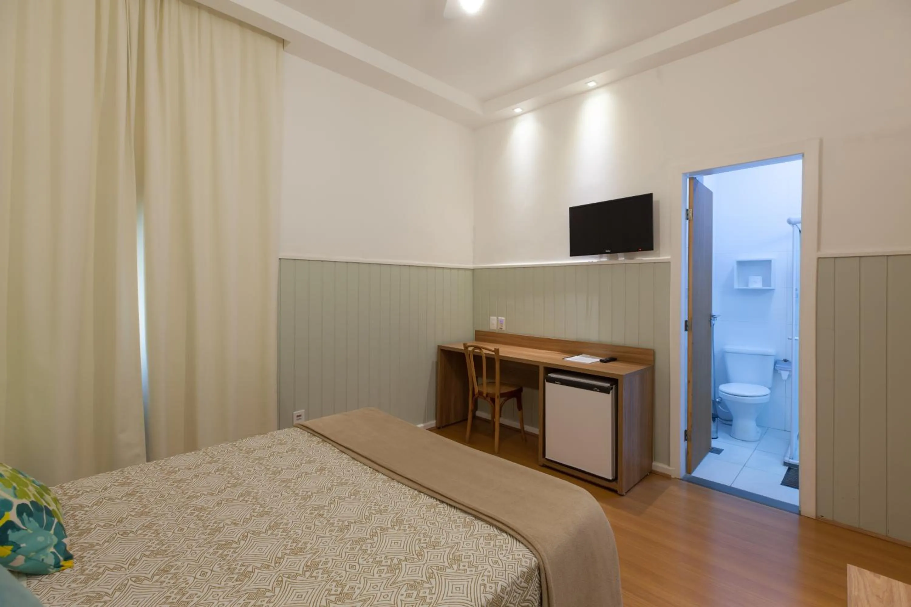 Photo of the whole room, Bed in Hotel São Paulo