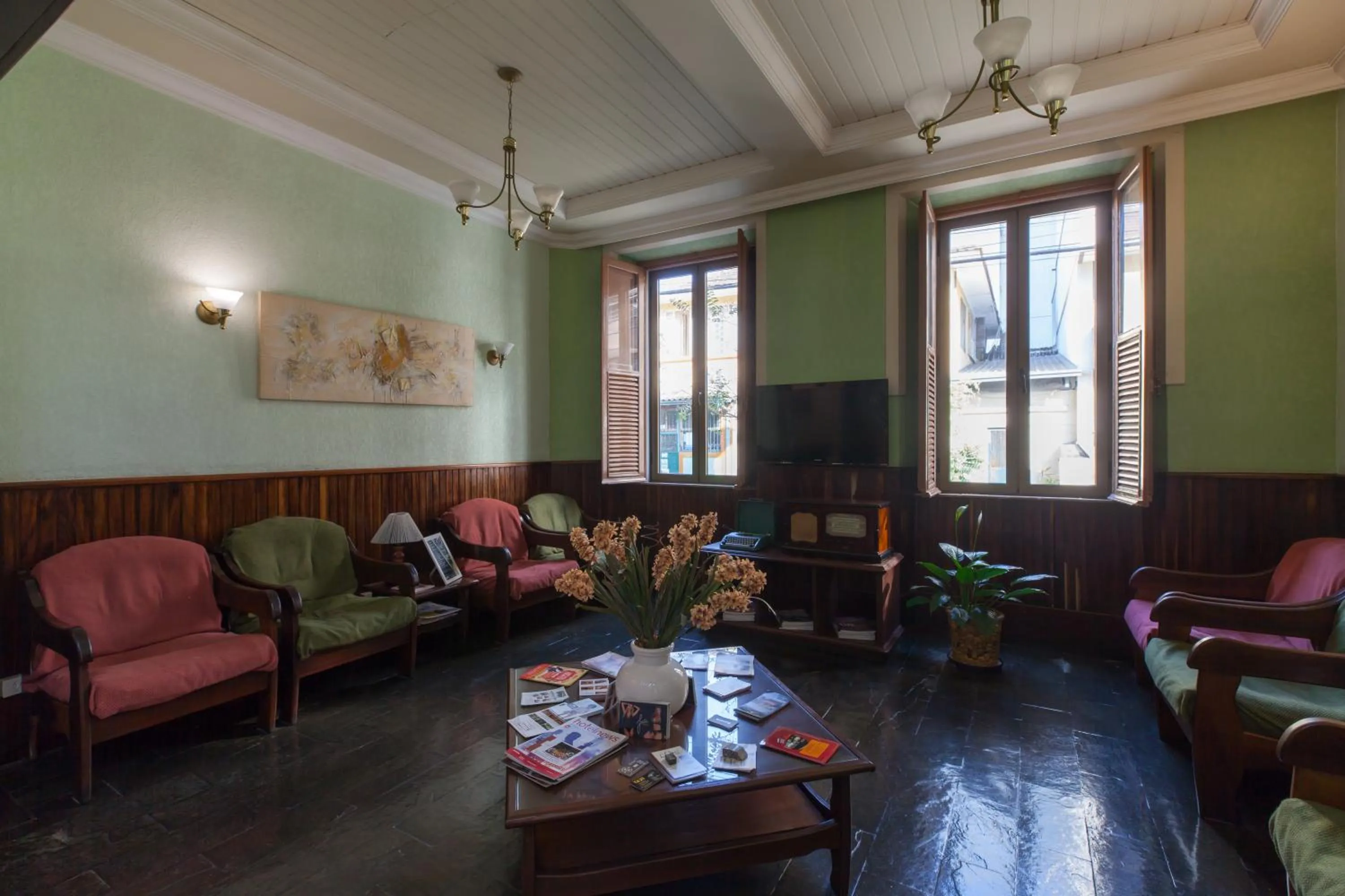 Communal lounge/ TV room in Hotel São Paulo