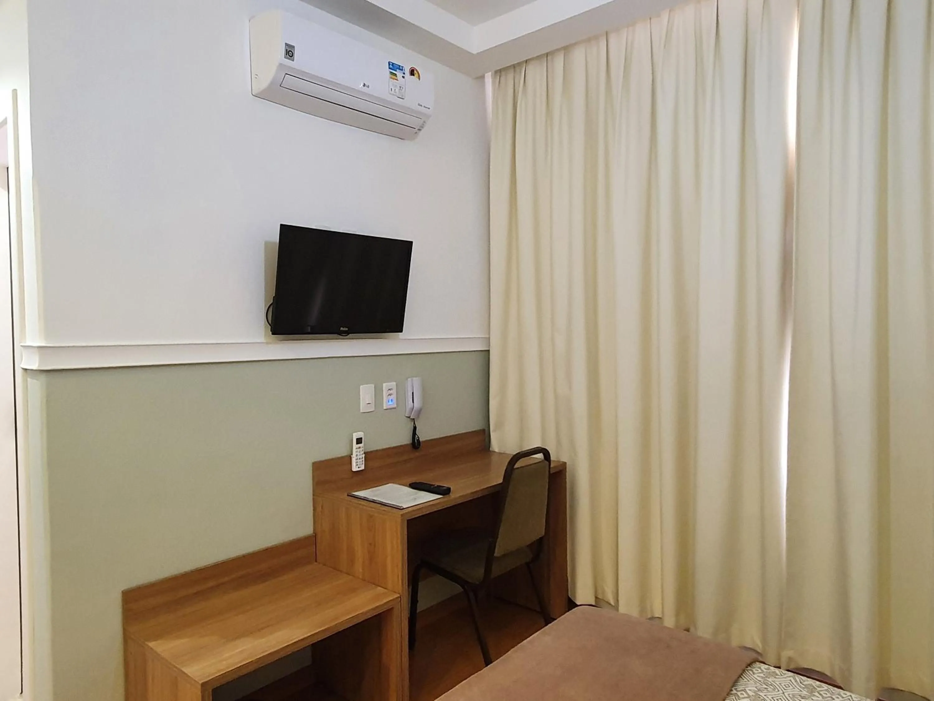 Photo of the whole room in Hotel São Paulo