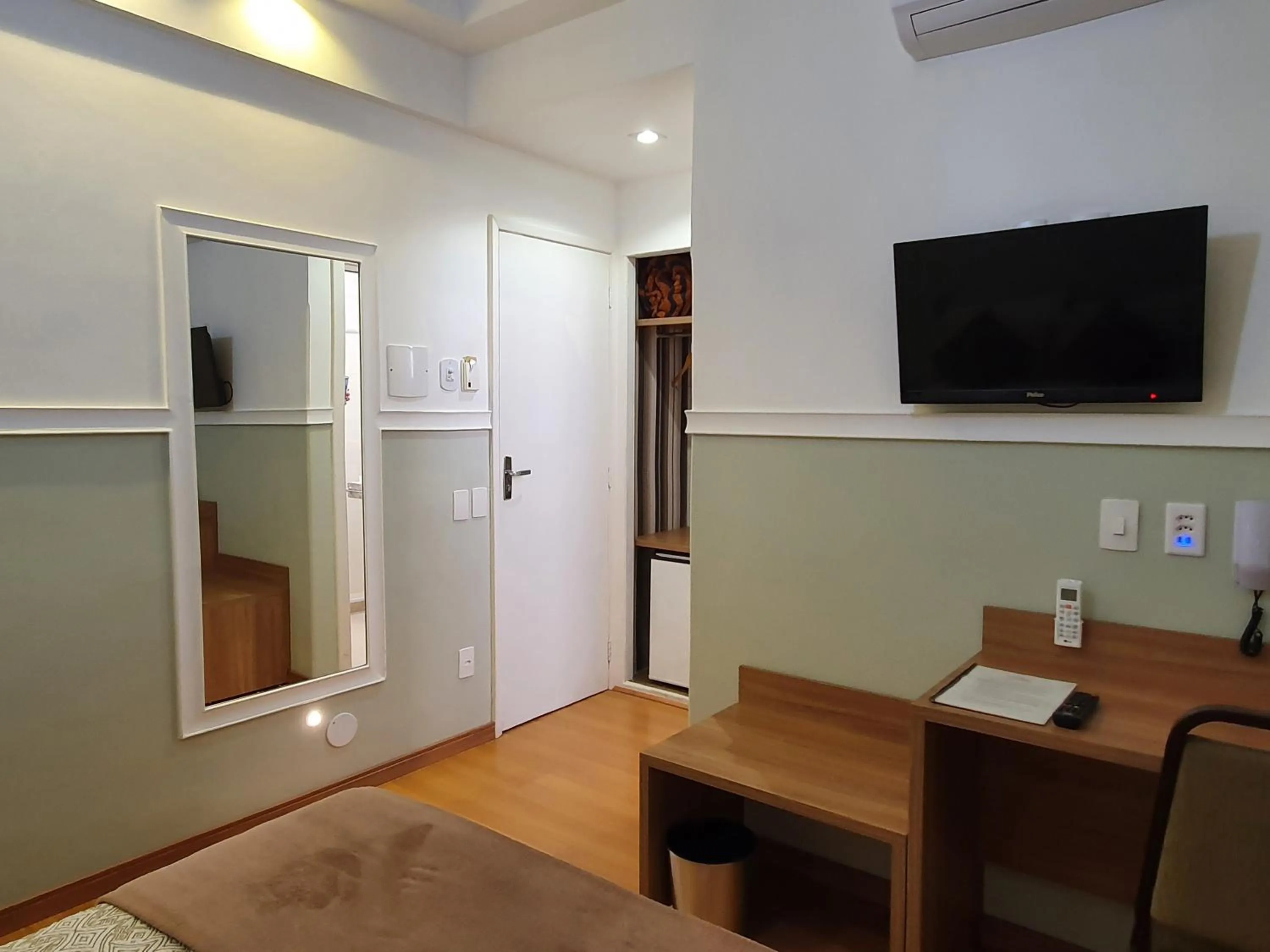 Photo of the whole room in Hotel São Paulo