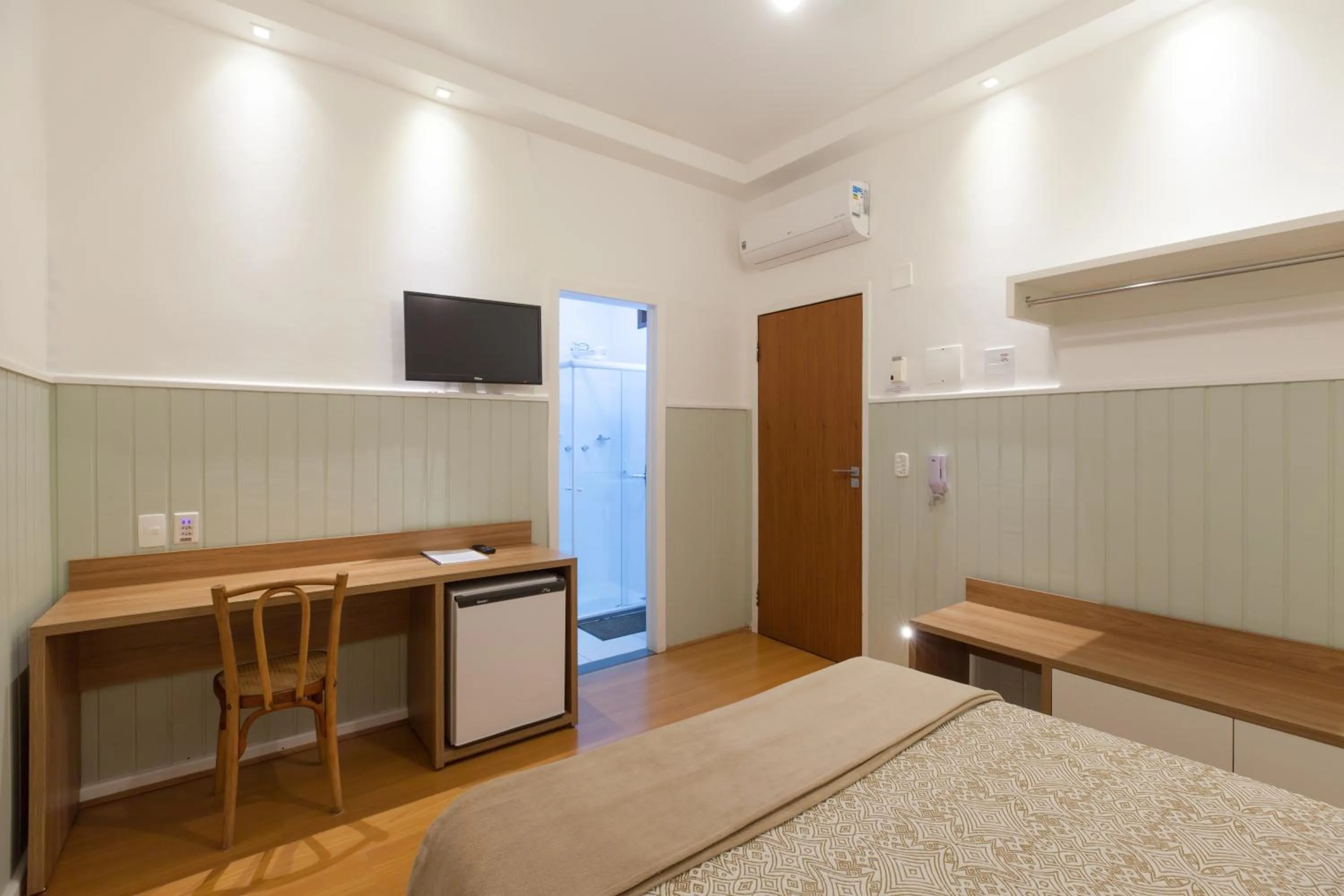 Photo of the whole room, Bed in Hotel São Paulo