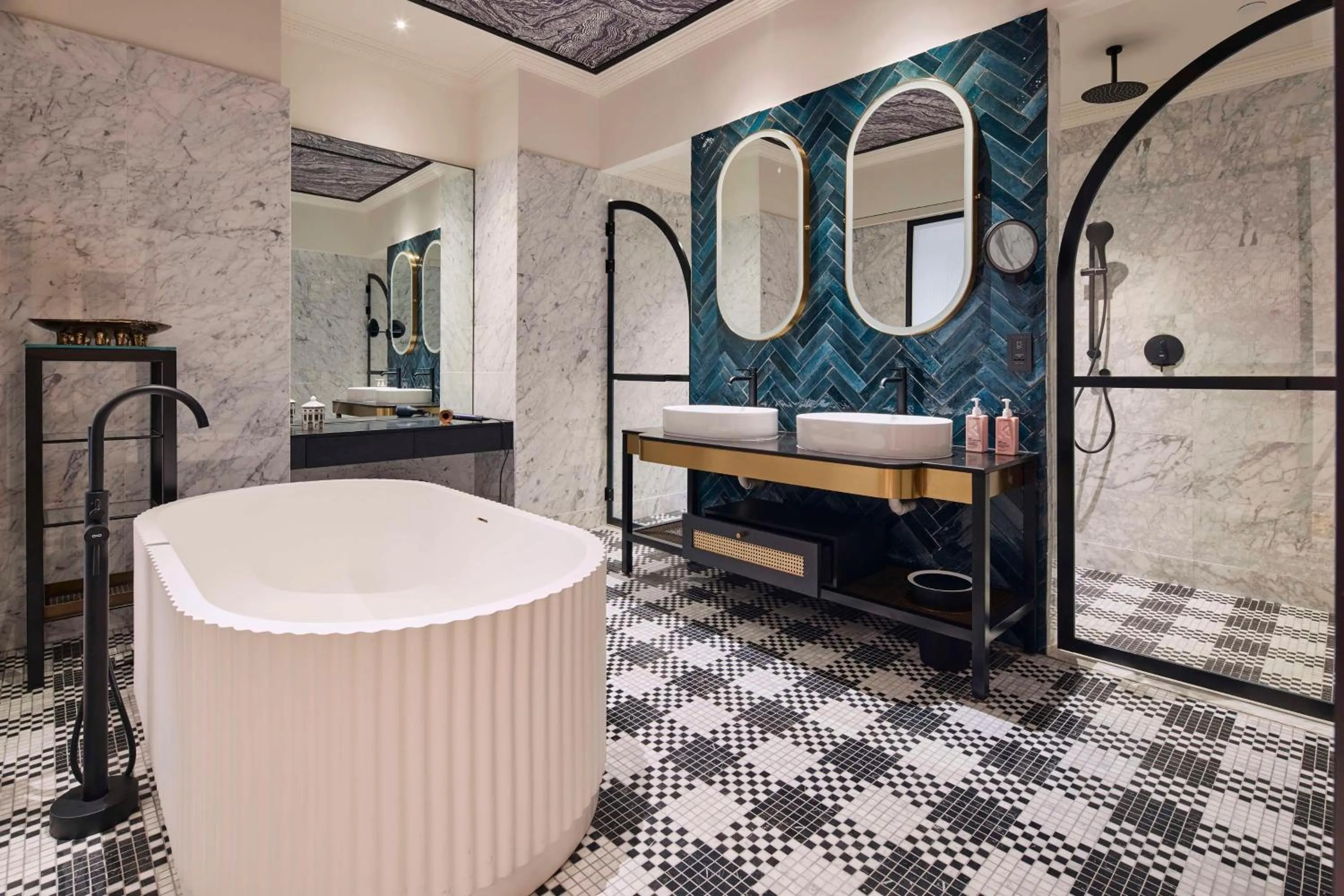 Bathroom in Hotel Telegraph