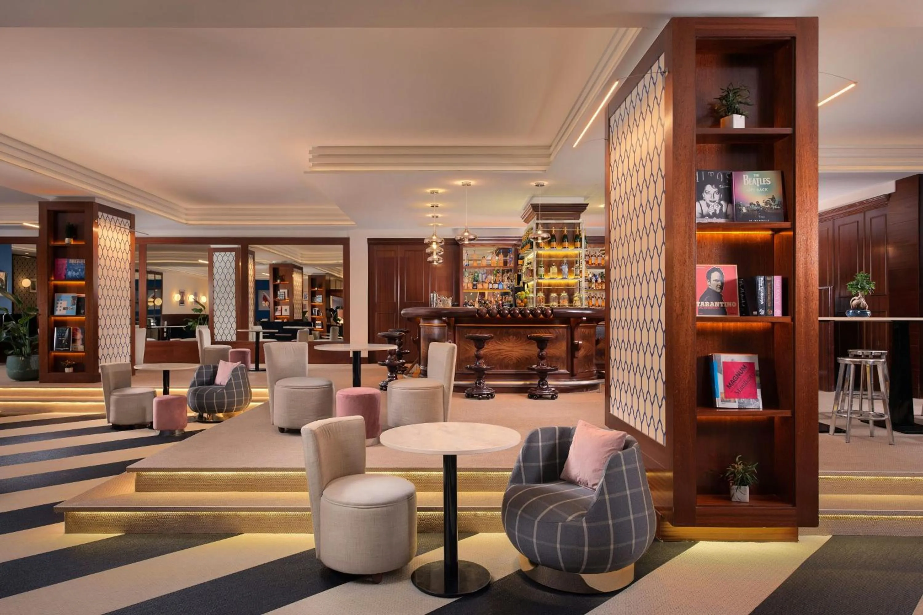 Lounge or bar in Hotel Ercilla de Bilbao, Autograph Collection