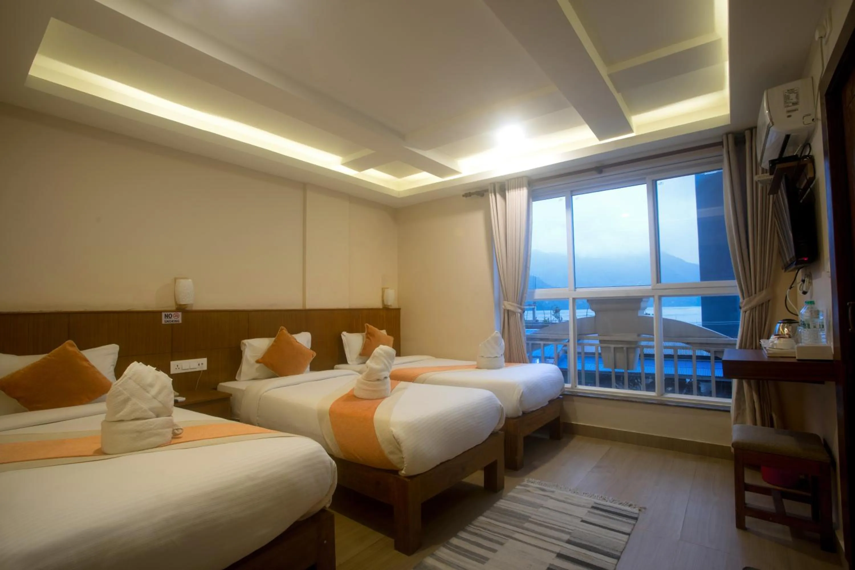 Bedroom, Bed in Hotel Lake Himalaya