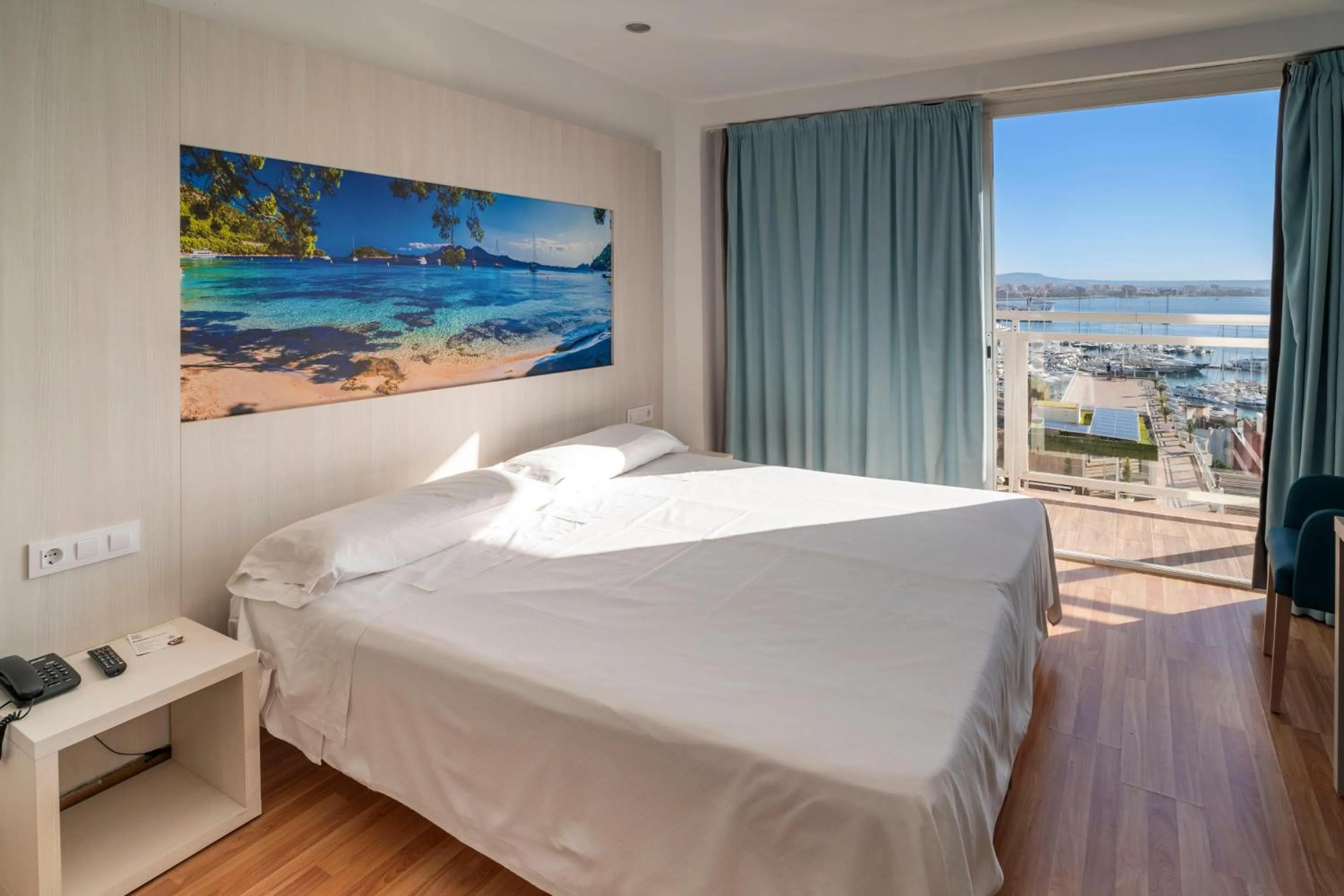 Photo of the whole room, Bed in Hotel Amic Horizonte