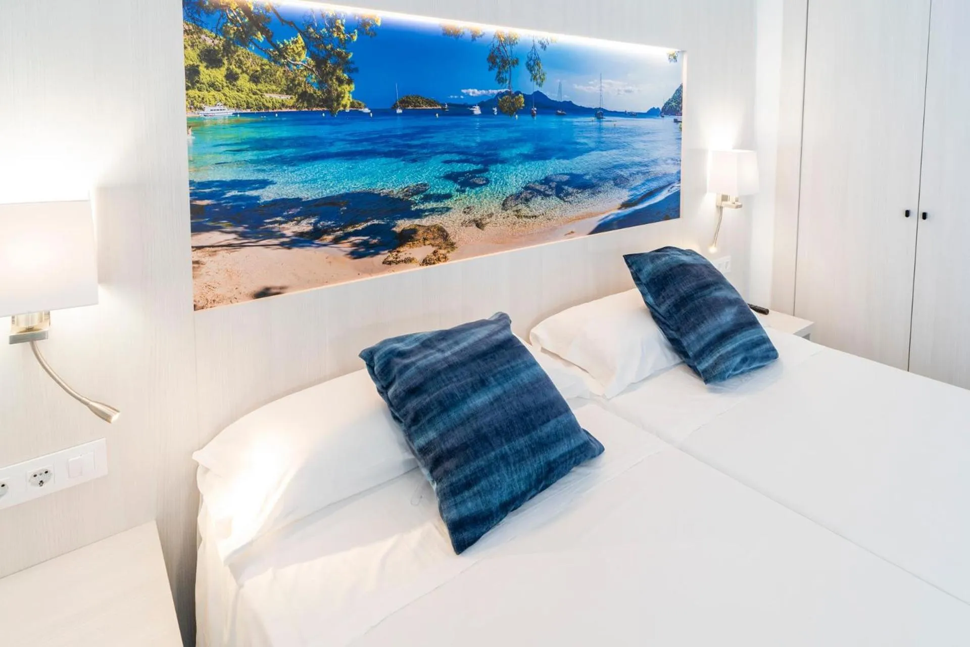 Photo of the whole room, Bed in Hotel Amic Horizonte