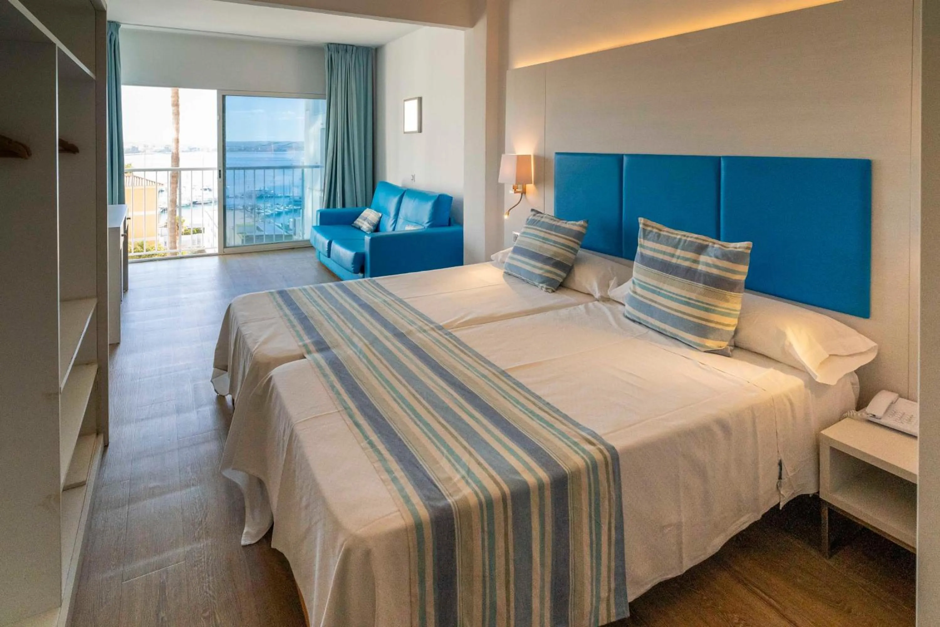 Photo of the whole room, Bed in Hotel Amic Horizonte