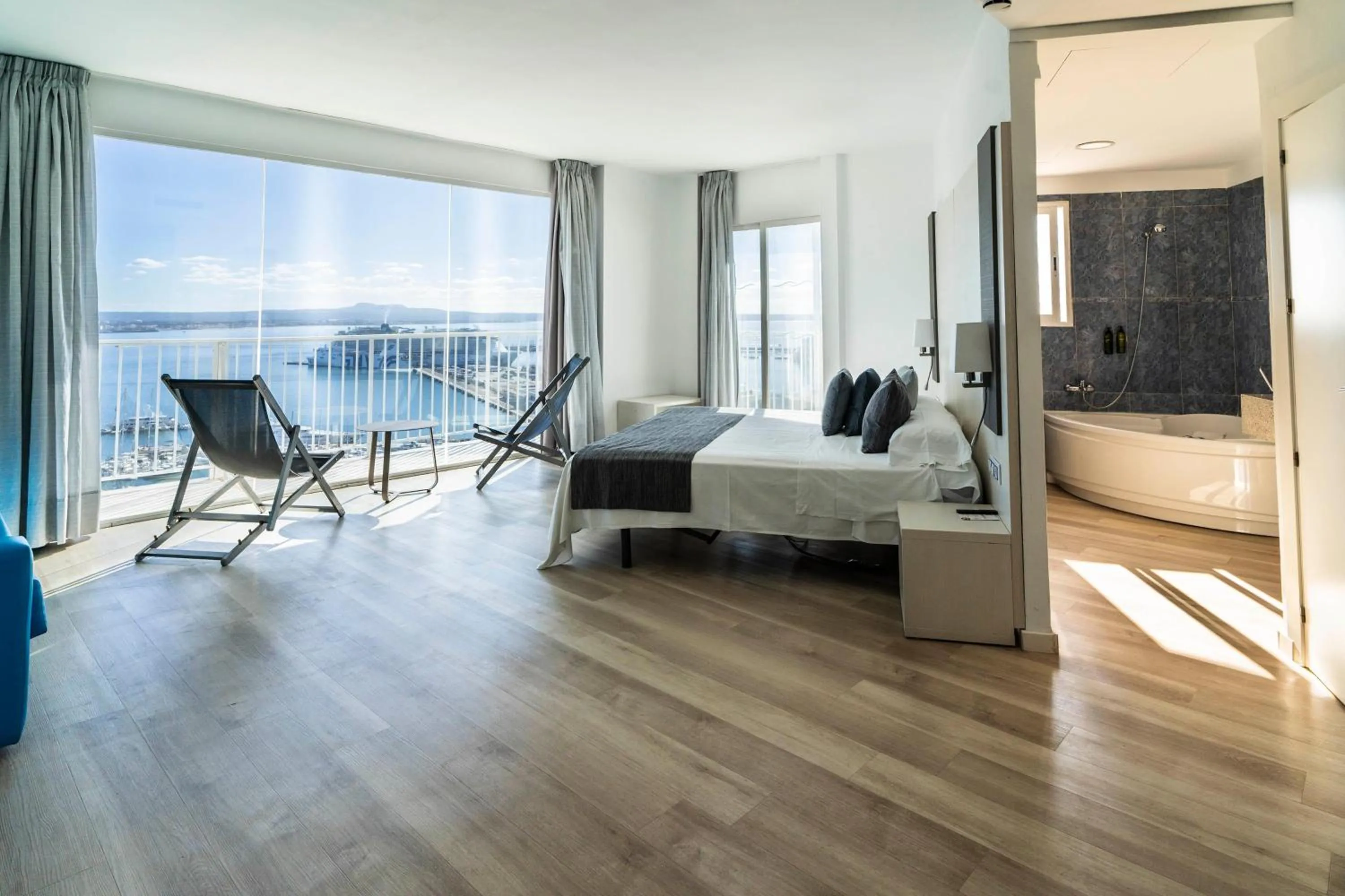 Photo of the whole room, Bed in Hotel Amic Horizonte