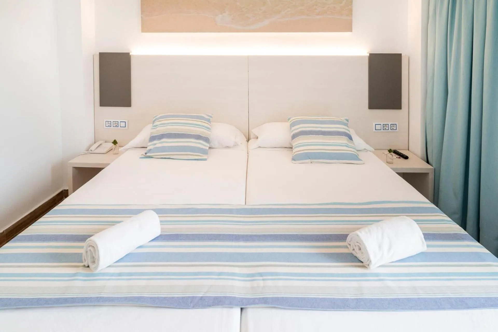 Photo of the whole room, Bed in Hotel Amic Horizonte