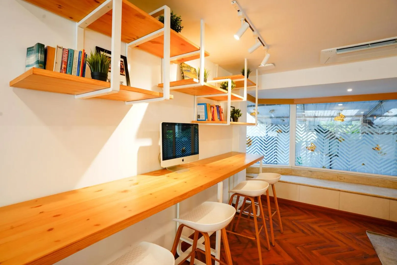 Lobby or reception in Bloom Boutique l Bandra