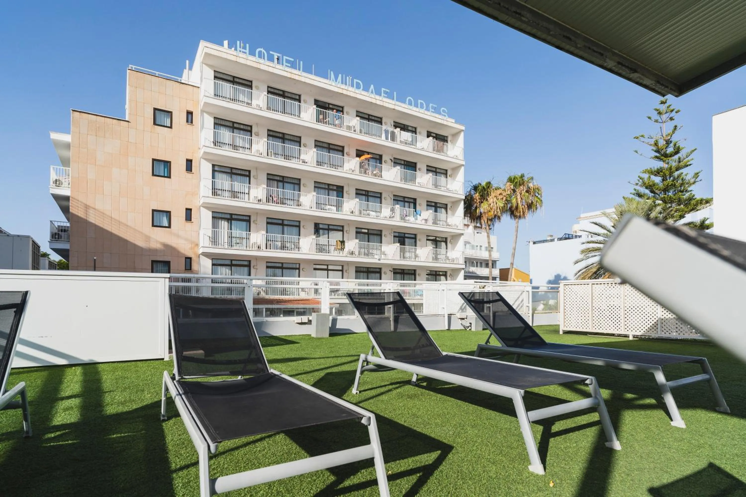 Property building in Hotel Amic Miraflores