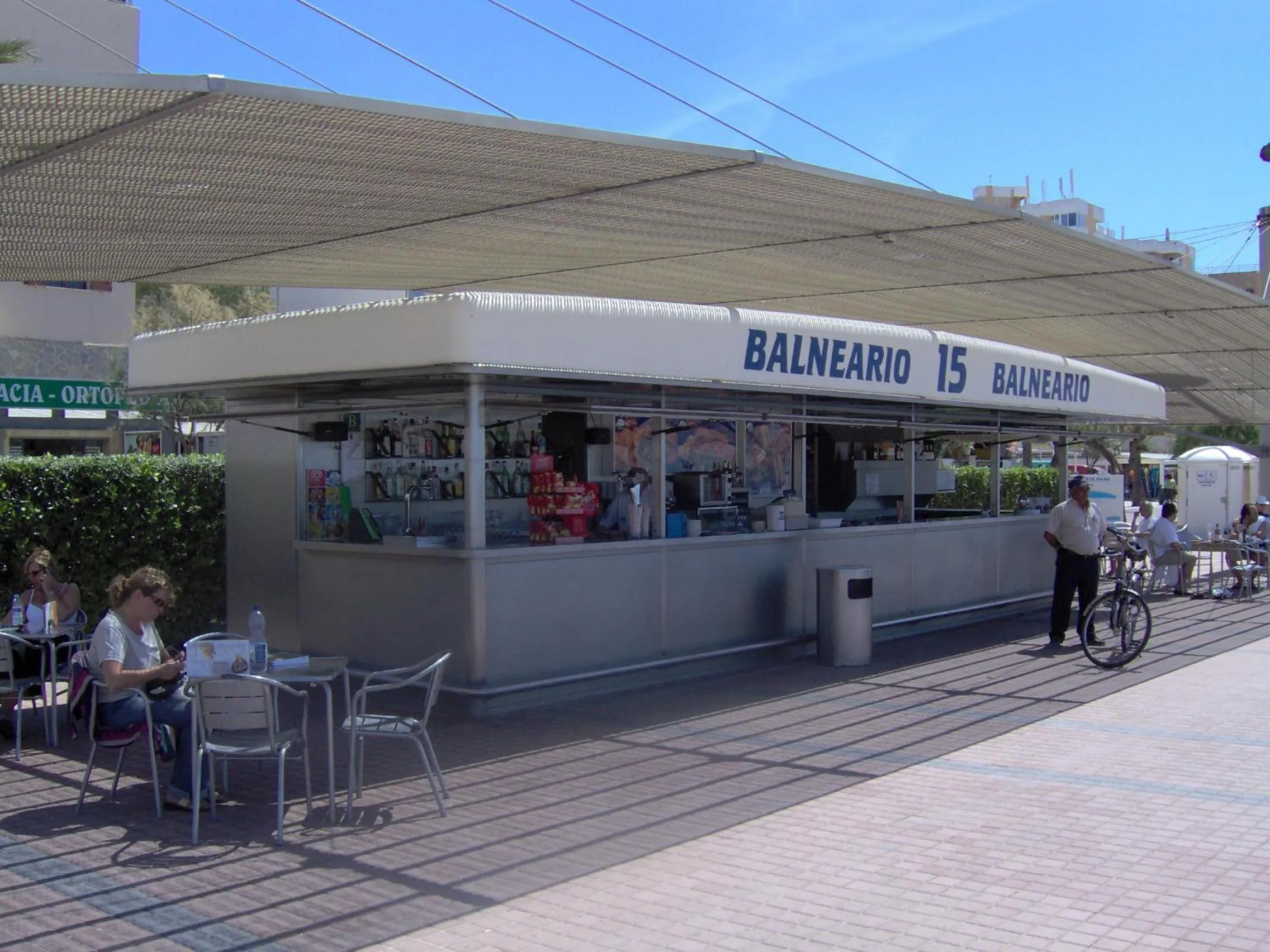 Property building in Hotel Amic Miraflores