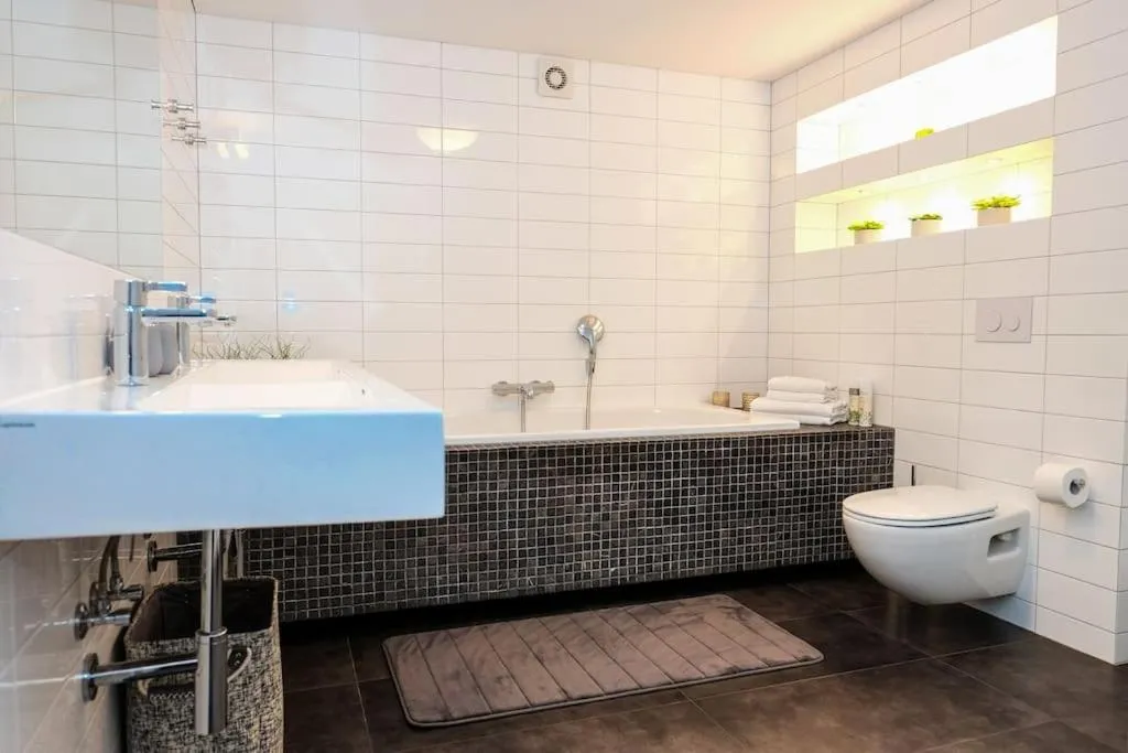 Bathroom in #stayhere - Spacious Luxury Town Hall 3BDR Apartment