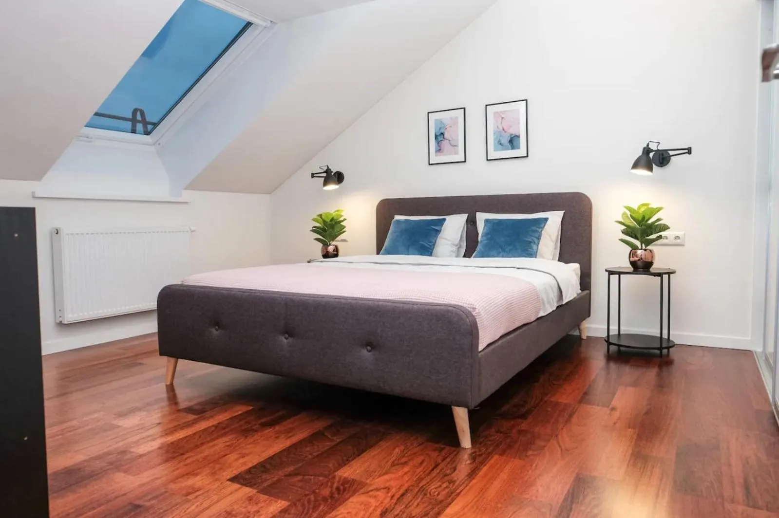 Bedroom, Bed in #stayhere - Spacious Luxury Town Hall 3BDR Apartment