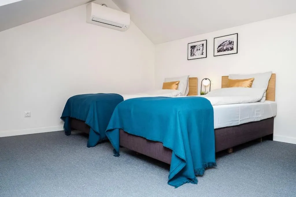 Bedroom, Bed in #stayhere - Spacious Luxury Town Hall 3BDR Apartment
