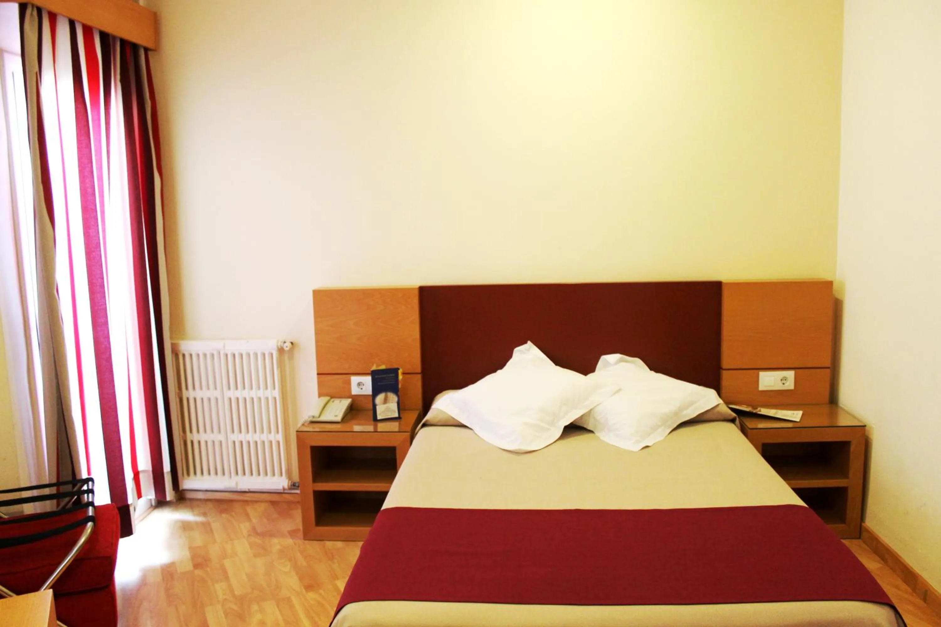 Day, Bed in Hotel Amic Colon