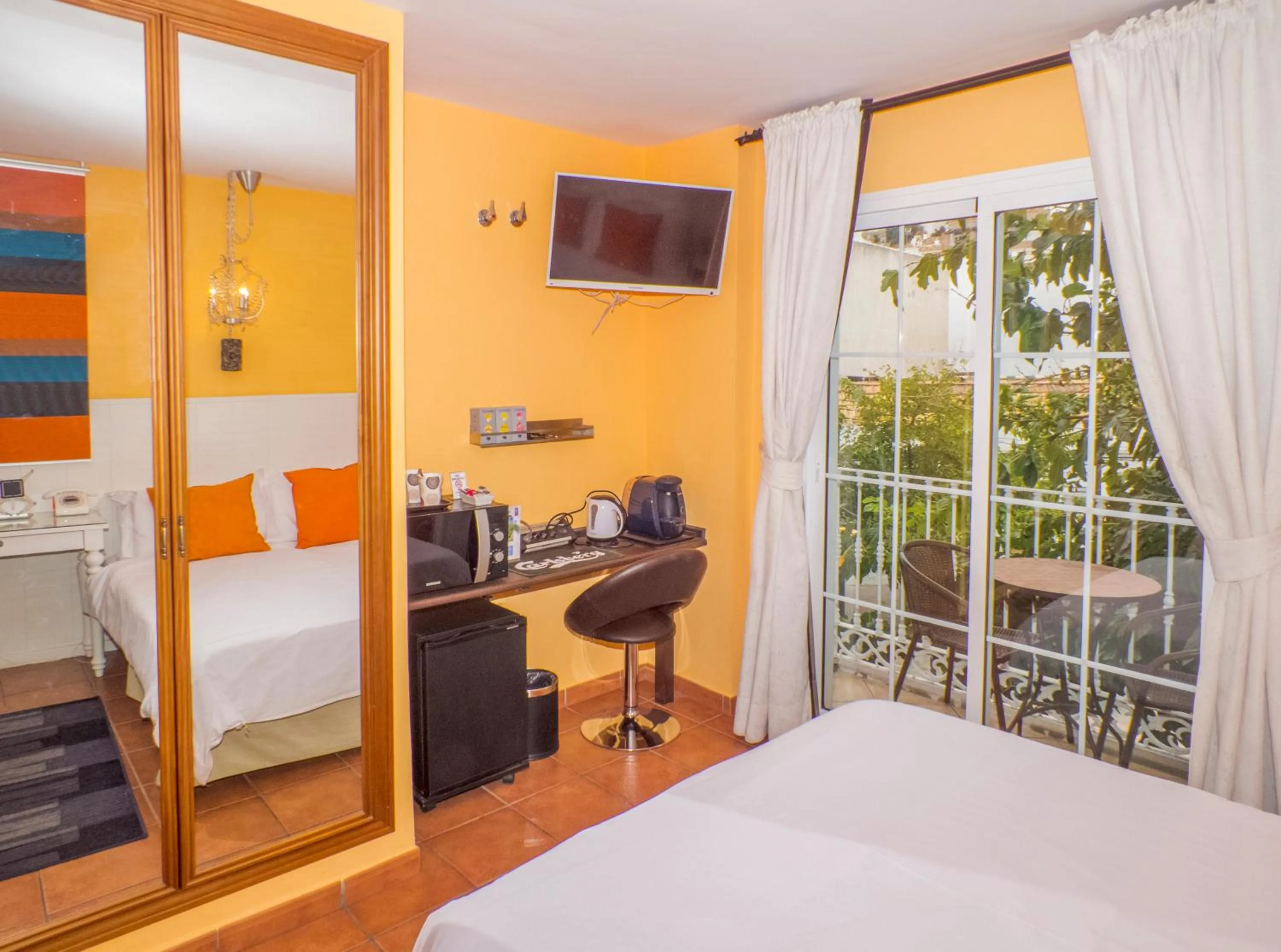 Coffee/tea facilities, Bed in Boutique Hotel Pueblo