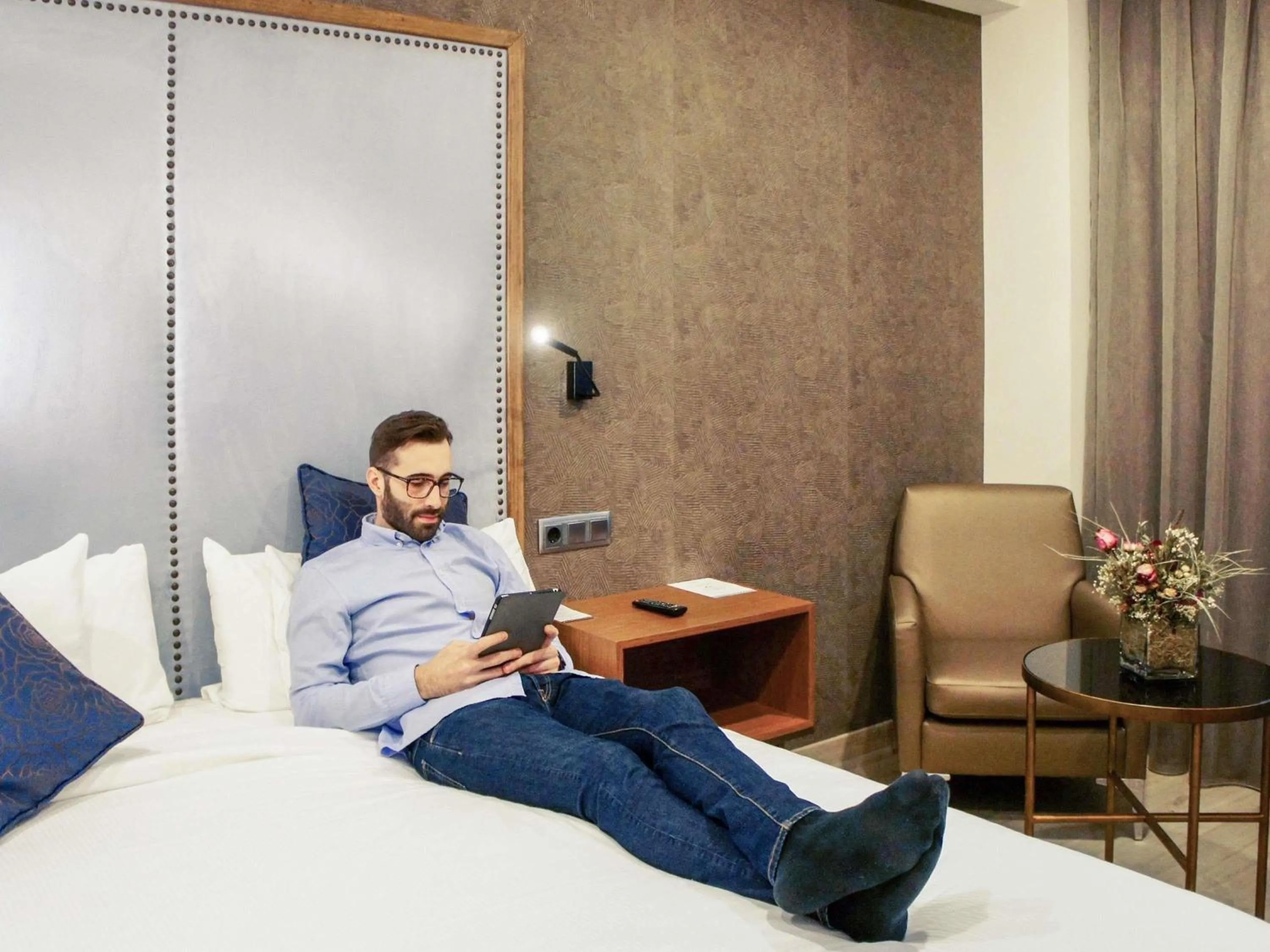 Bedroom, Bed in Mercure Madrid Centro