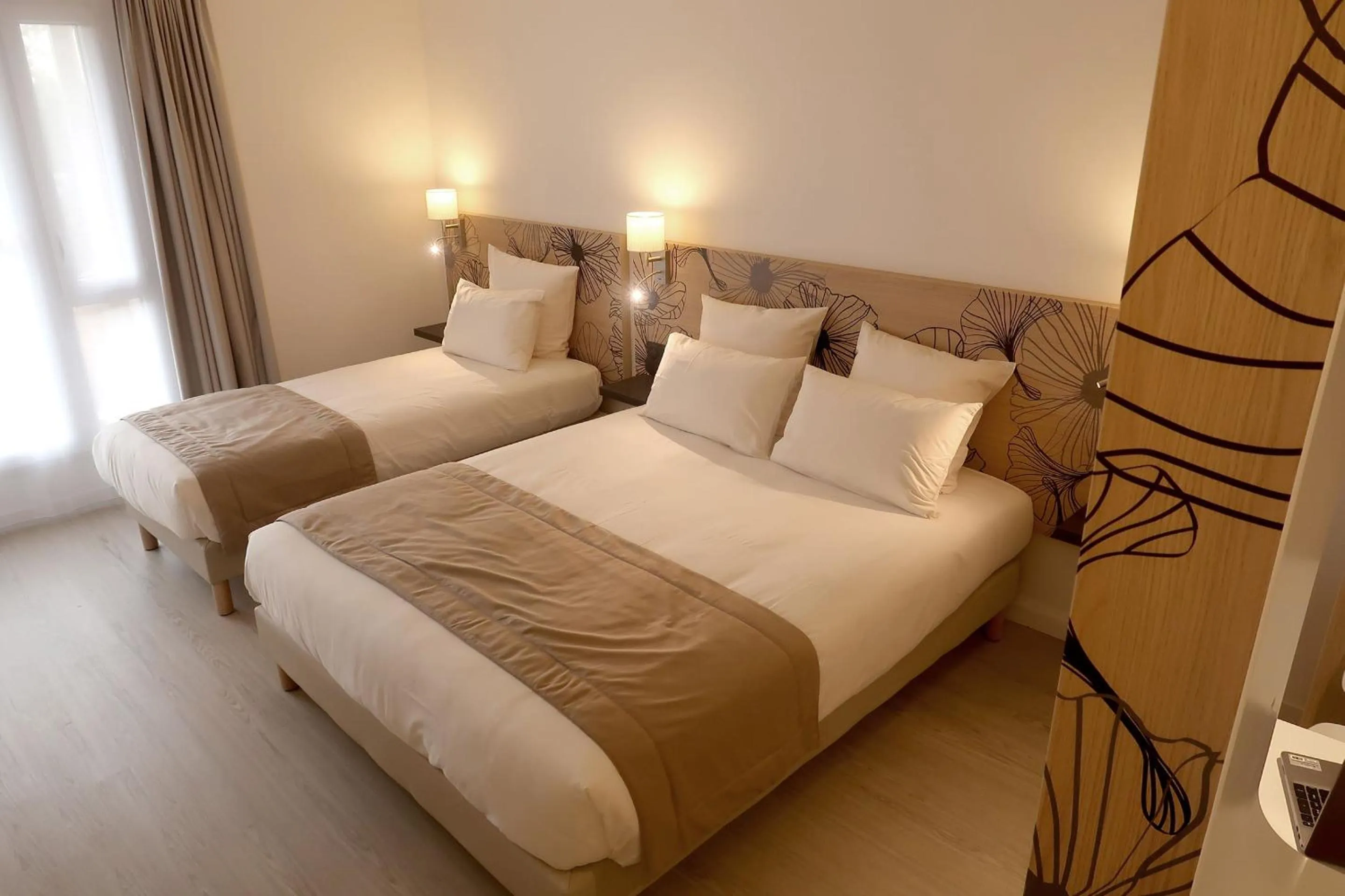 Bedroom, Bed in COURRIER SUD