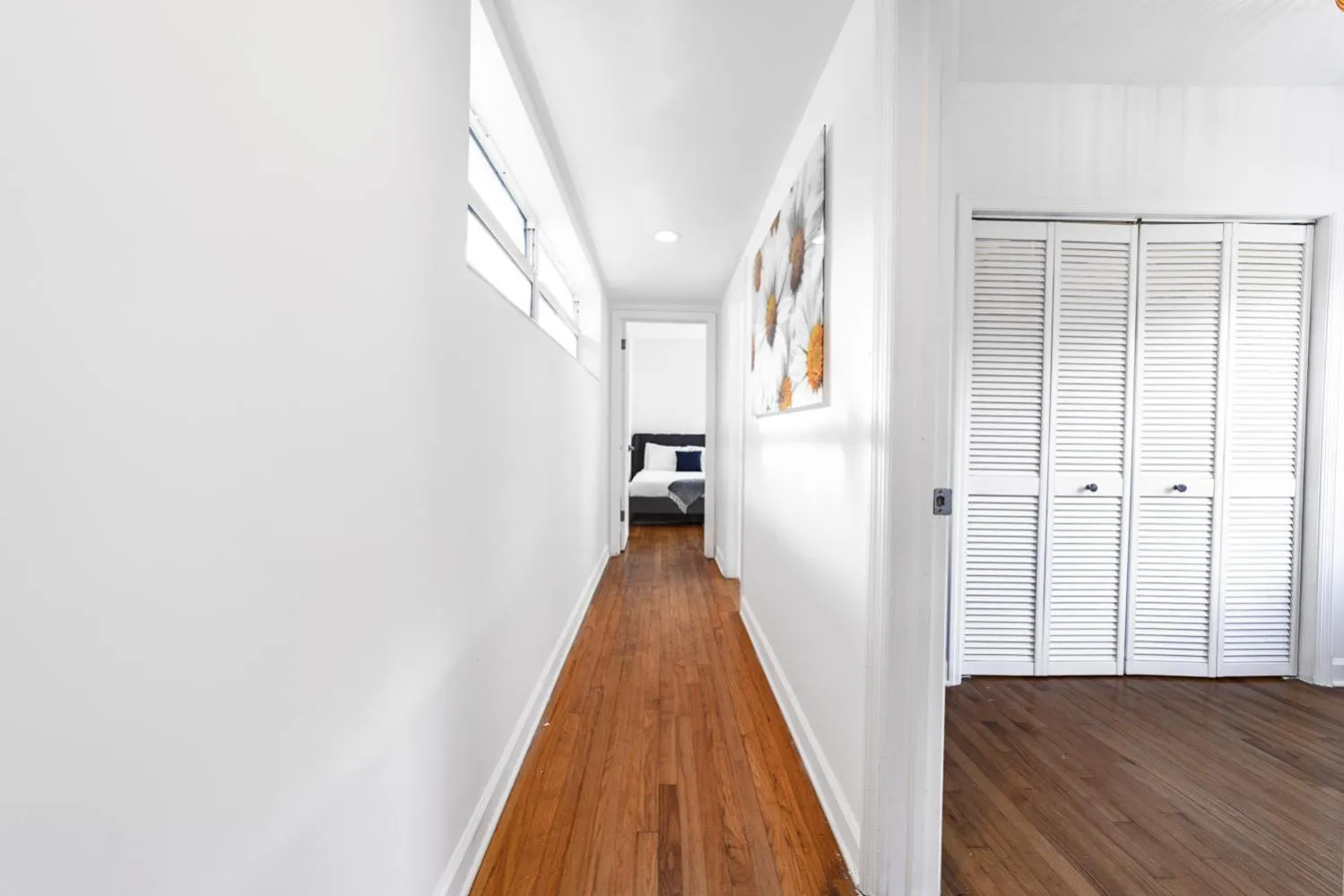 Bedroom in The Blue Parrot