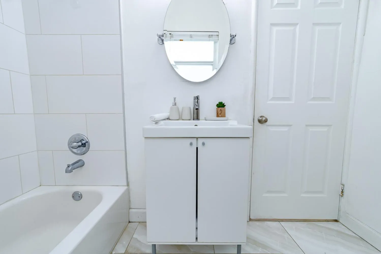 Bathroom in The Blue Parrot