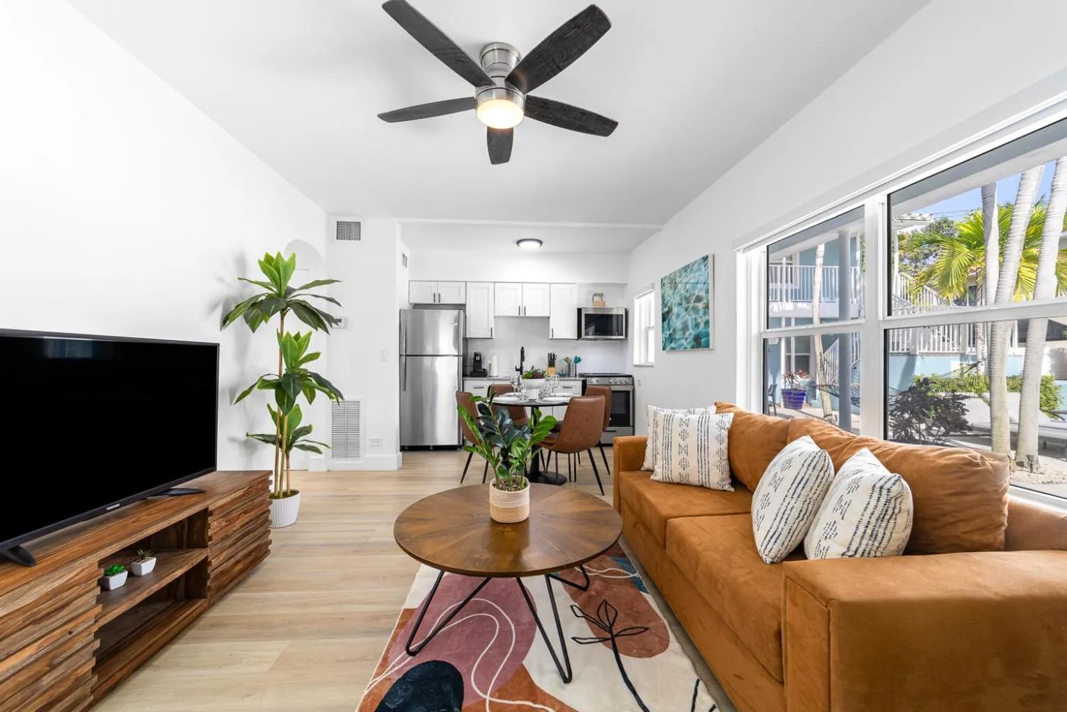 Communal lounge/ TV room in The Blue Parrot