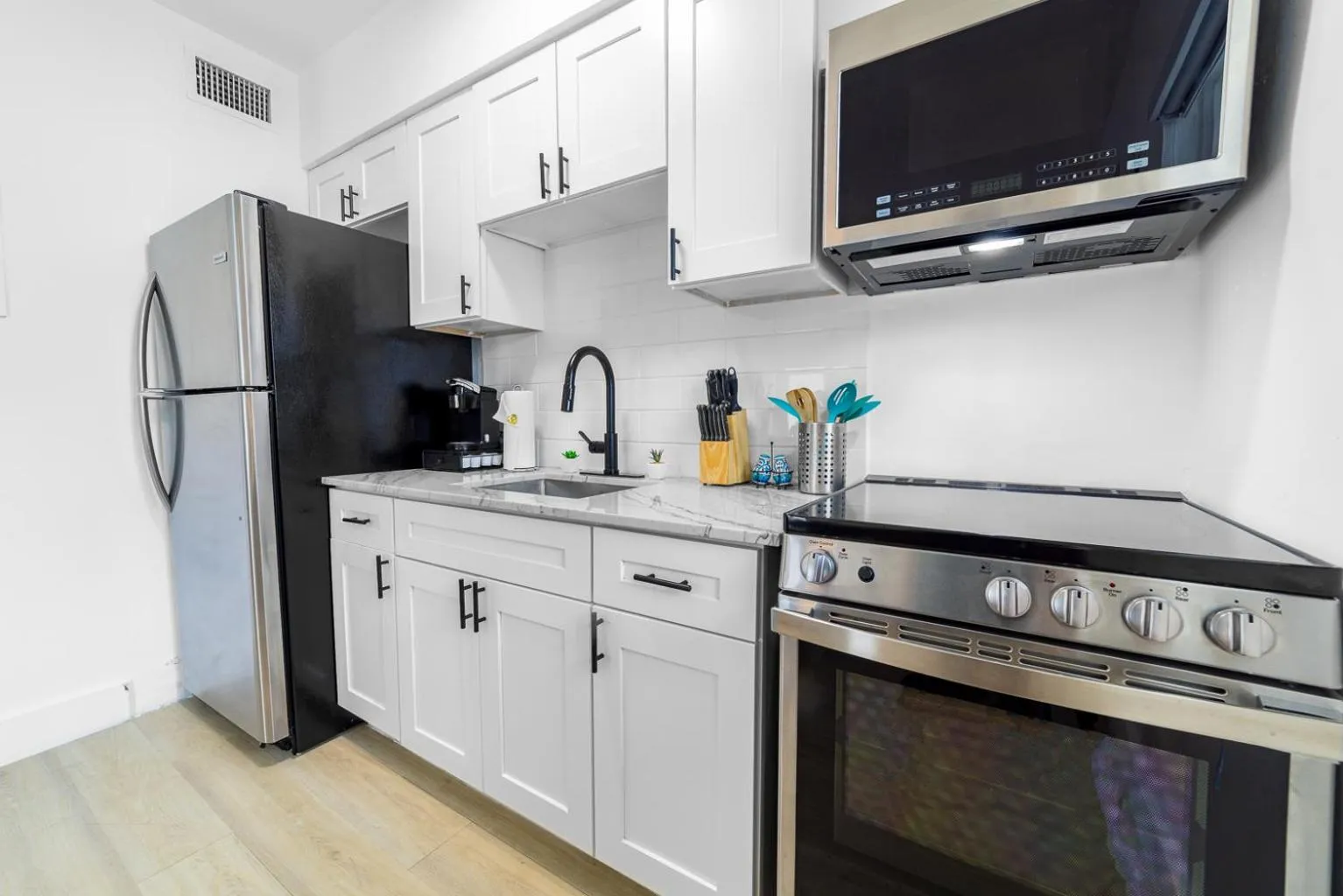 Coffee/tea facilities in The Blue Parrot