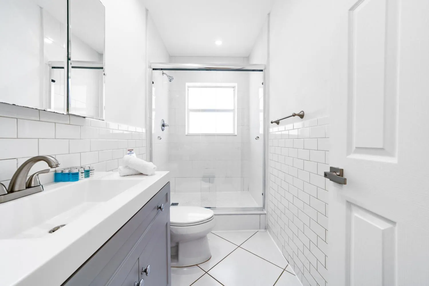 Bathroom in The Blue Parrot