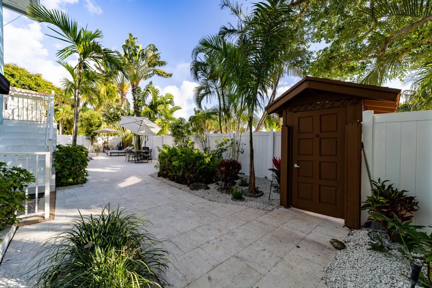 Facade/entrance in The Blue Parrot