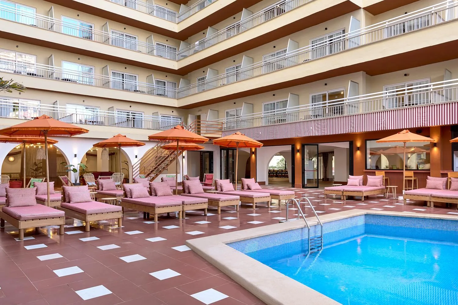 Property building in tent Bahia de Palma