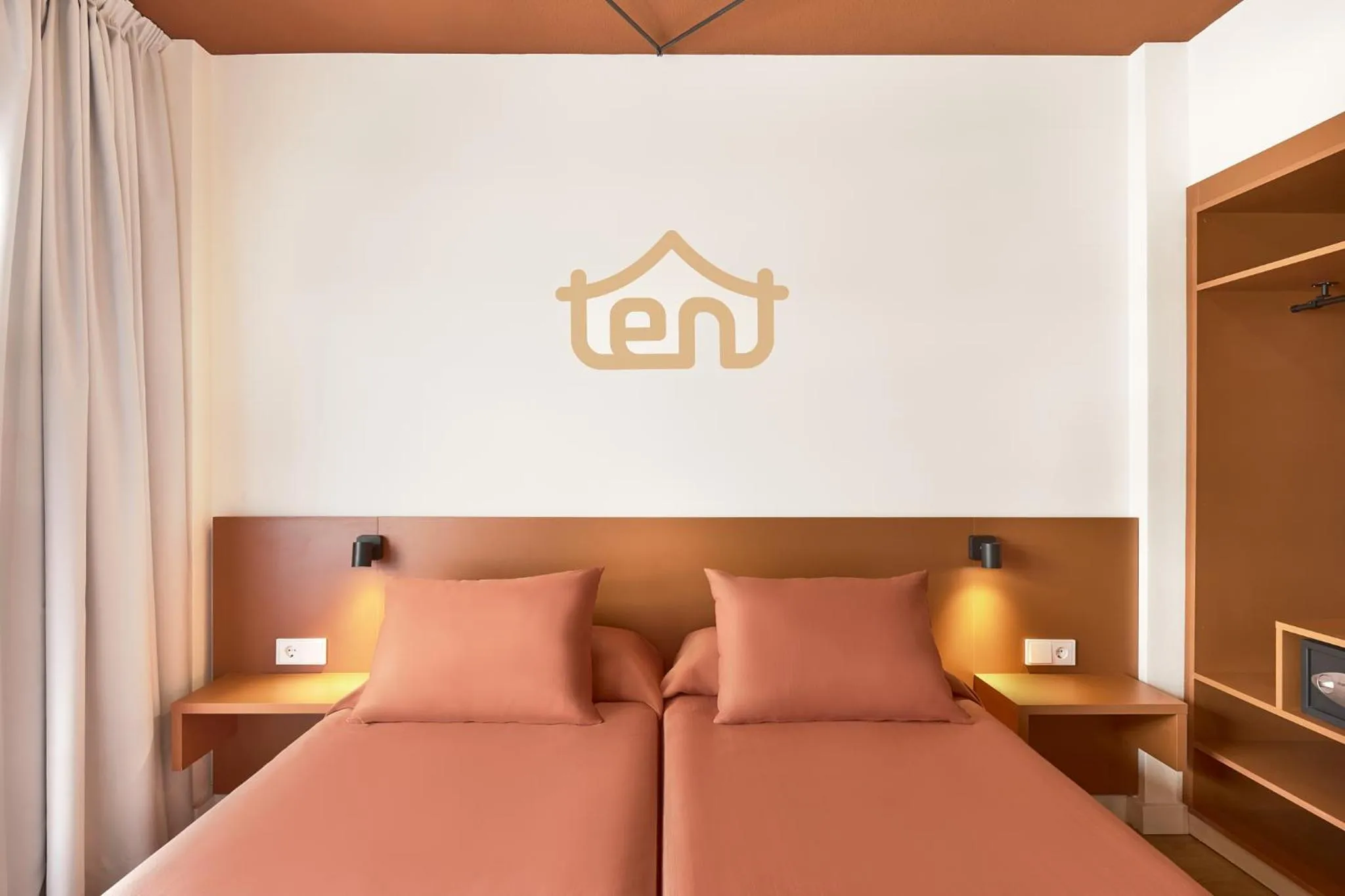 Bed in tent Bahia de Palma