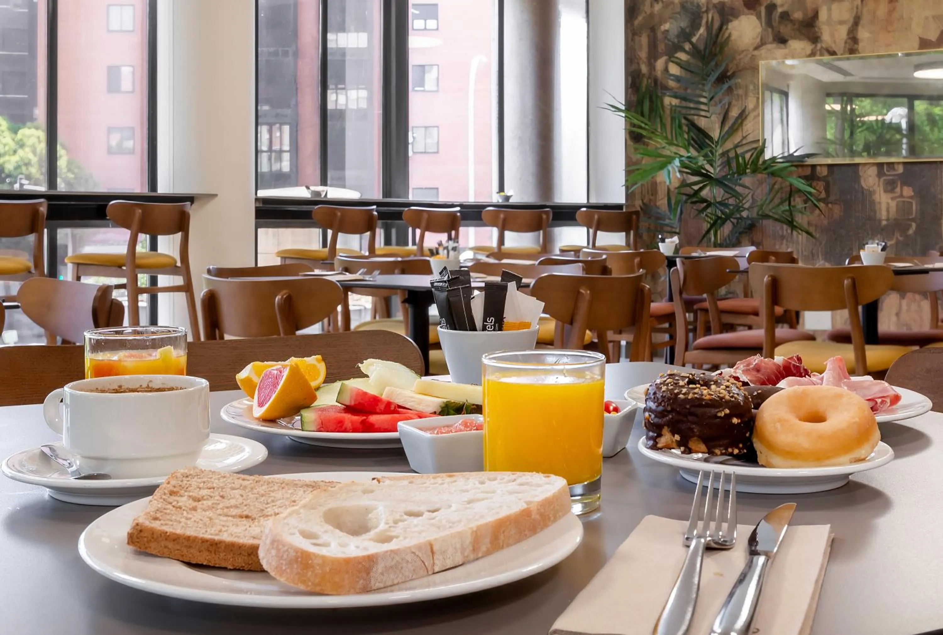 Breakfast in Acta Pirámides