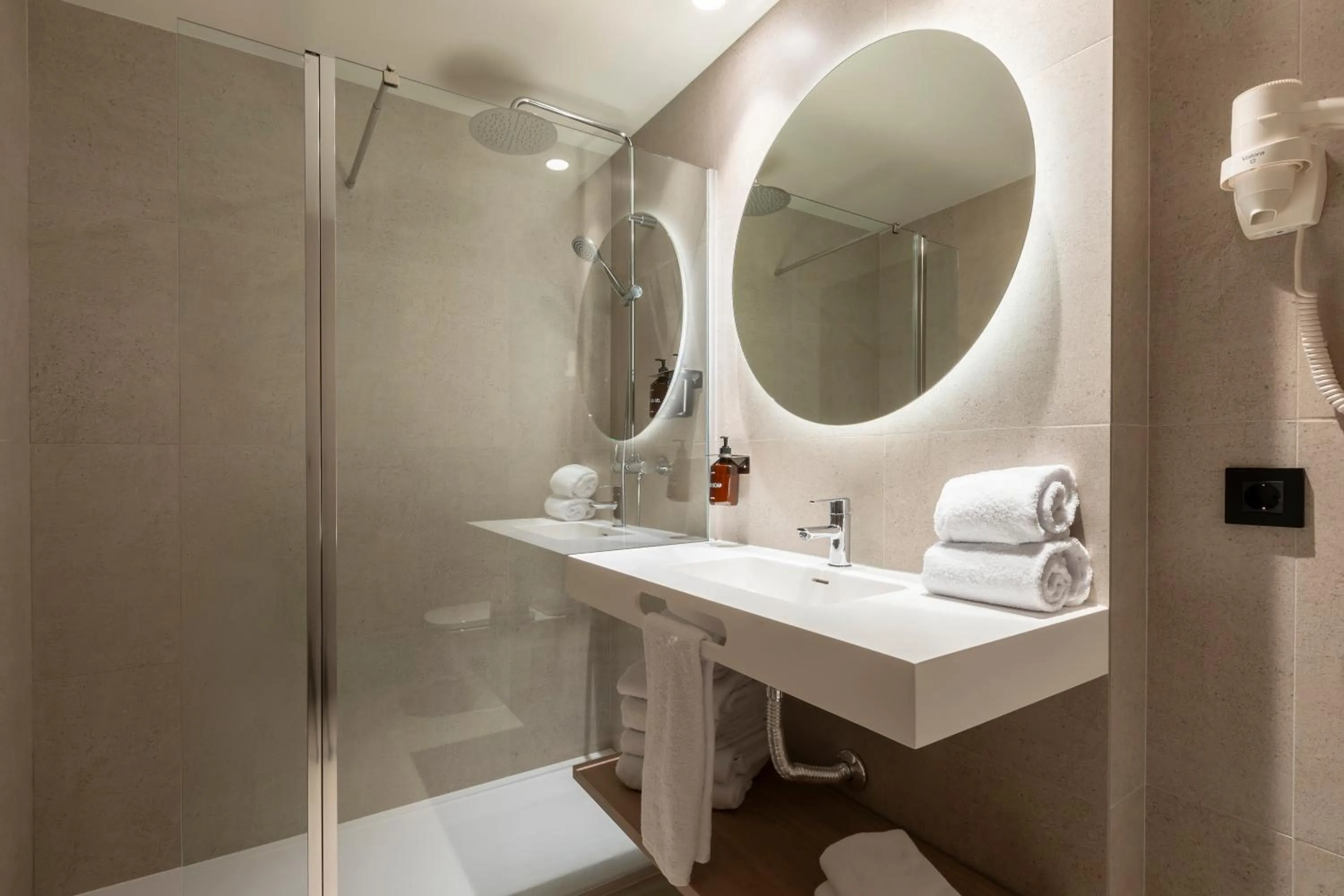 Bathroom in Acta Pirámides