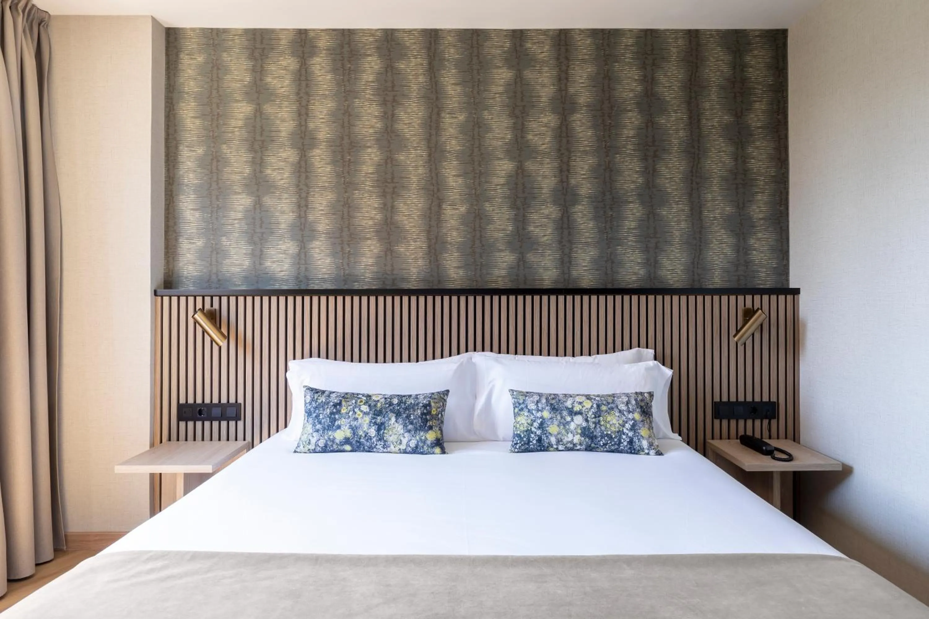 Bedroom, Bed in Acta Pirámides