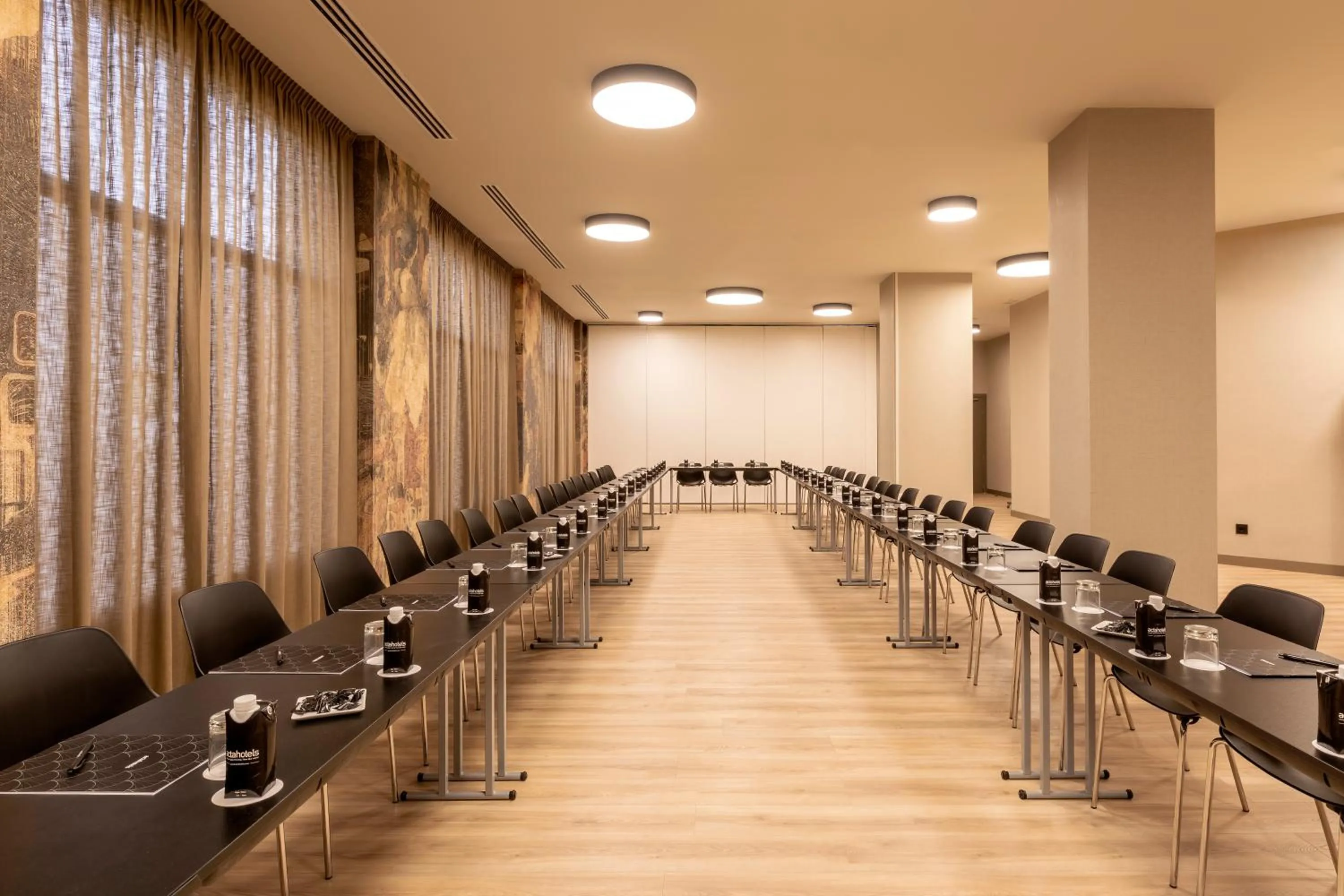 Meeting/conference room in Acta Pirámides