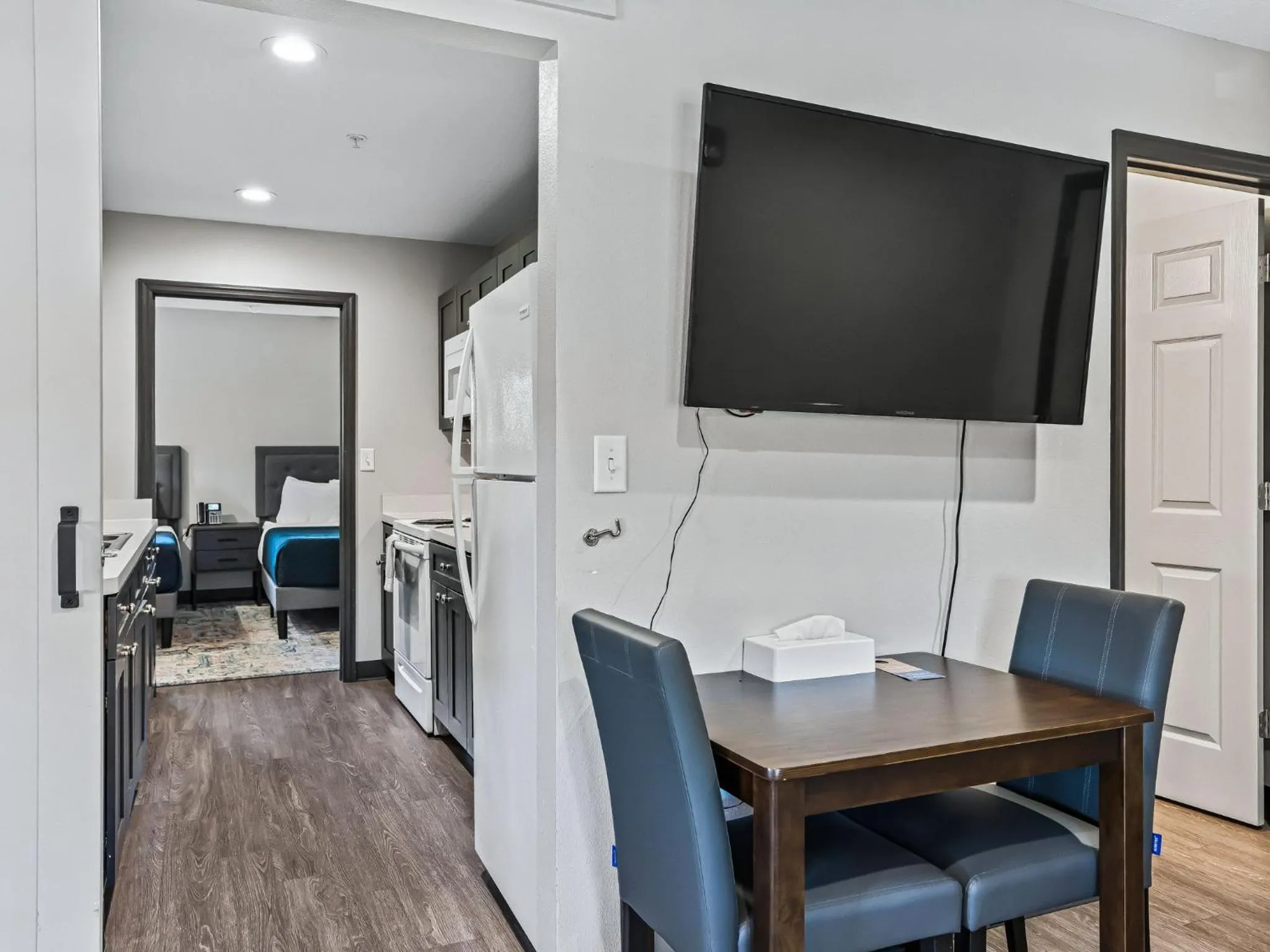 Kitchen or kitchenette in Baymont by Wyndham Ocala Suites