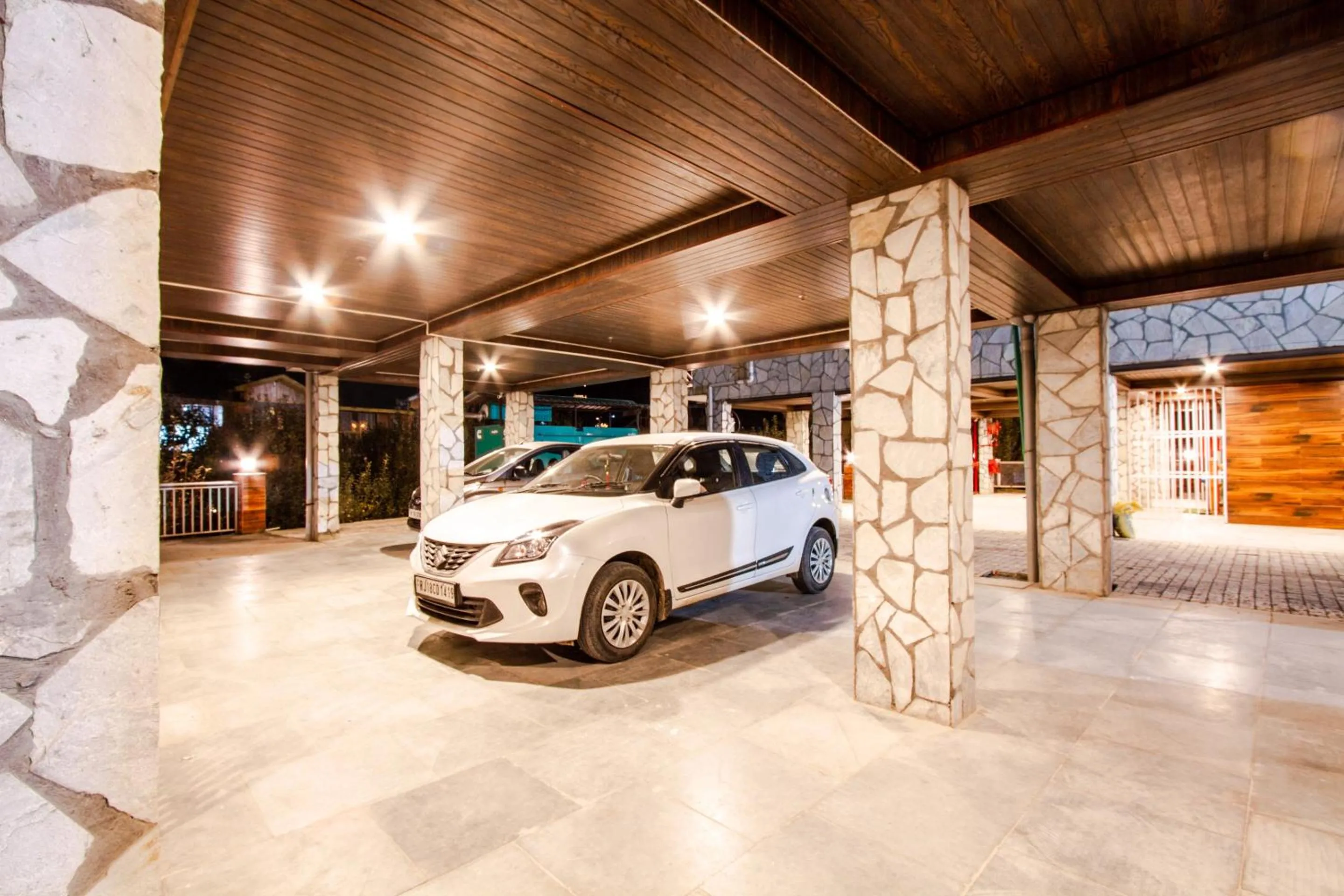 Parking in Tripli Hotels Stone House Cottage