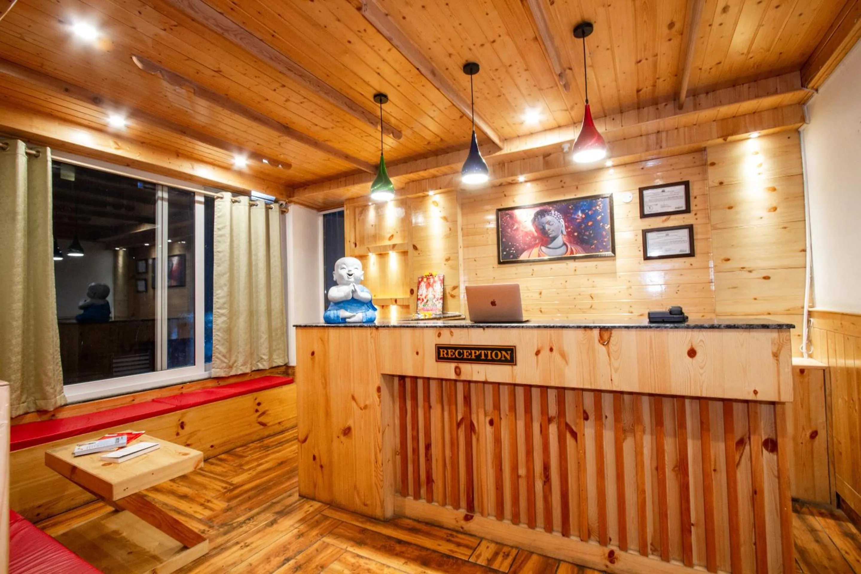 Lobby or reception in Tripli Hotels Stone House Cottage