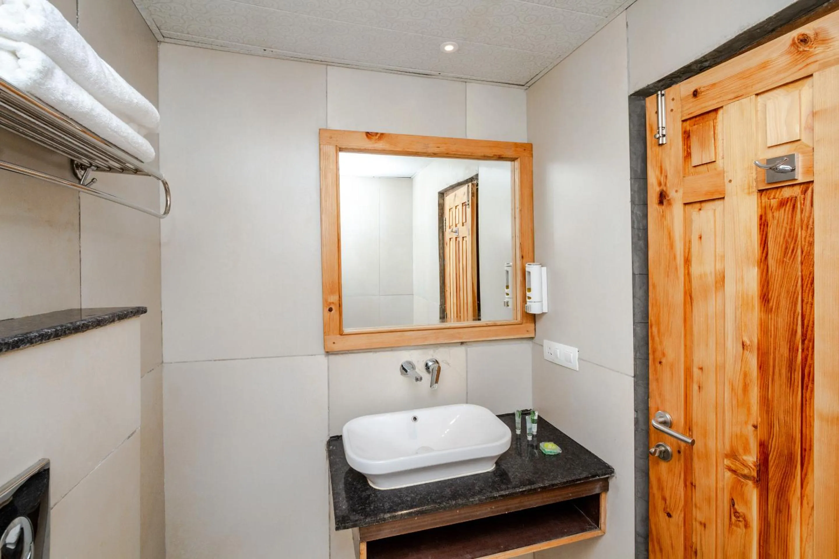 Bathroom in Tripli Hotels Stone House Cottage