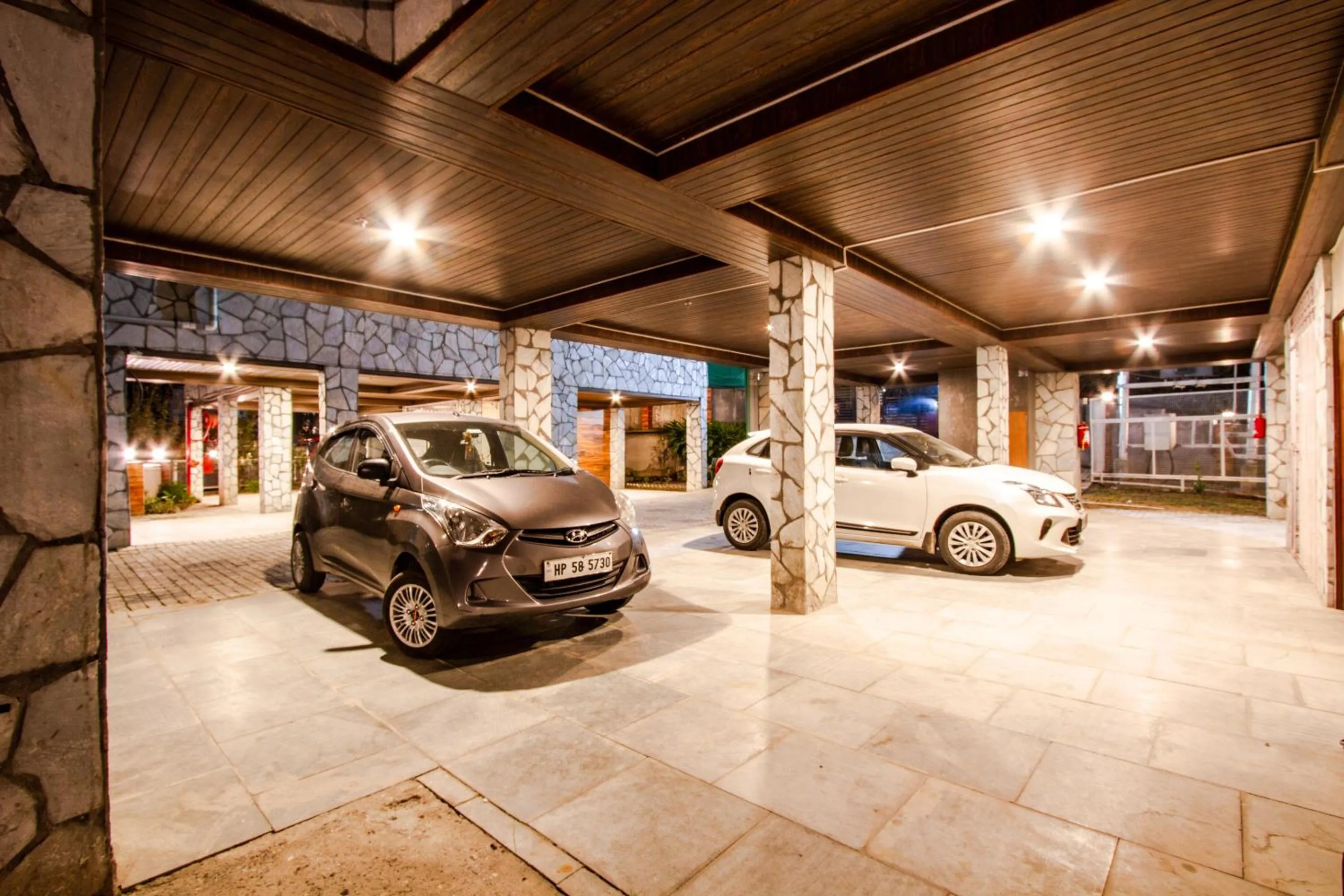 Parking in Tripli Hotels Stone House Cottage