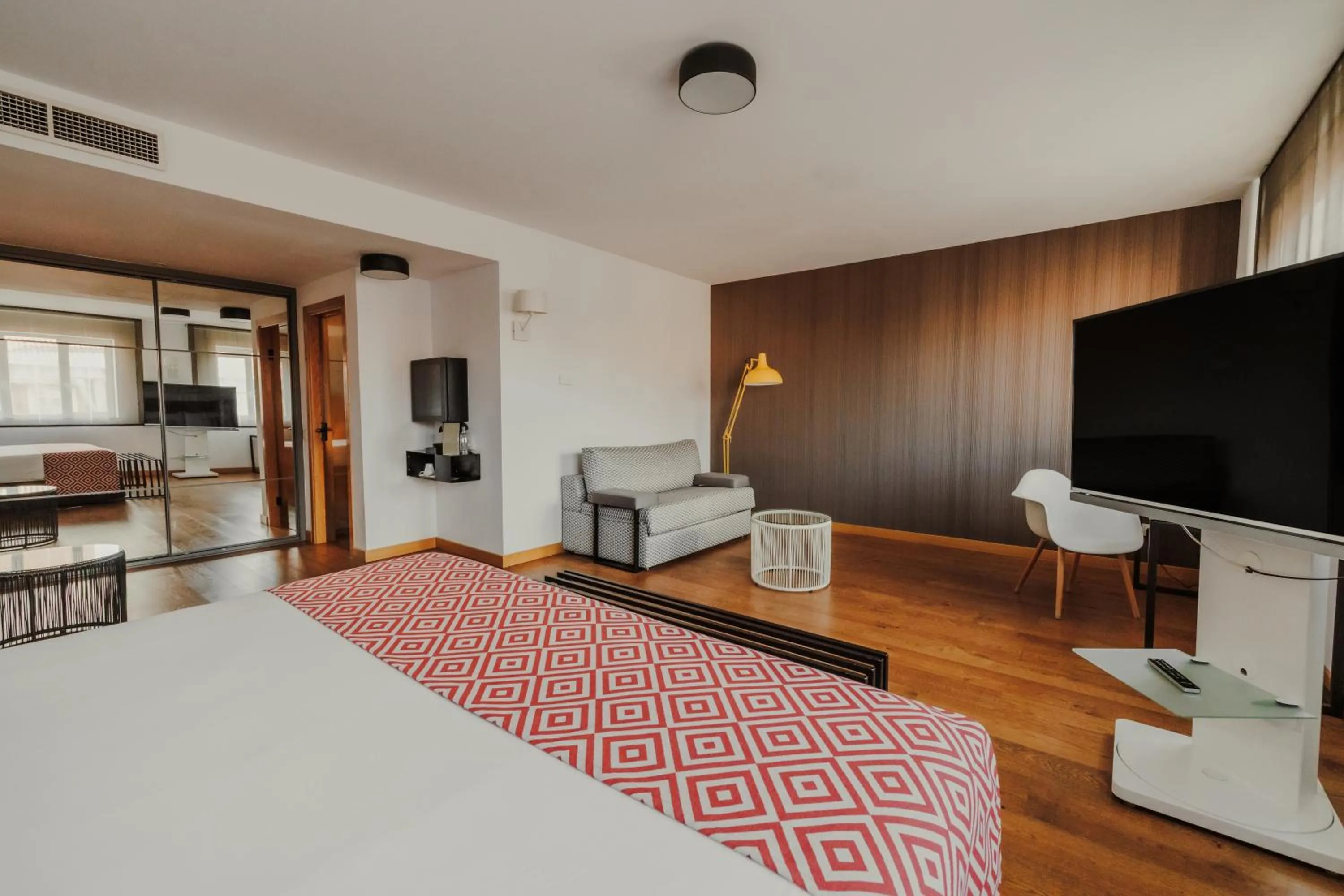 Photo of the whole room, Bed in Rafaelhoteles Atocha