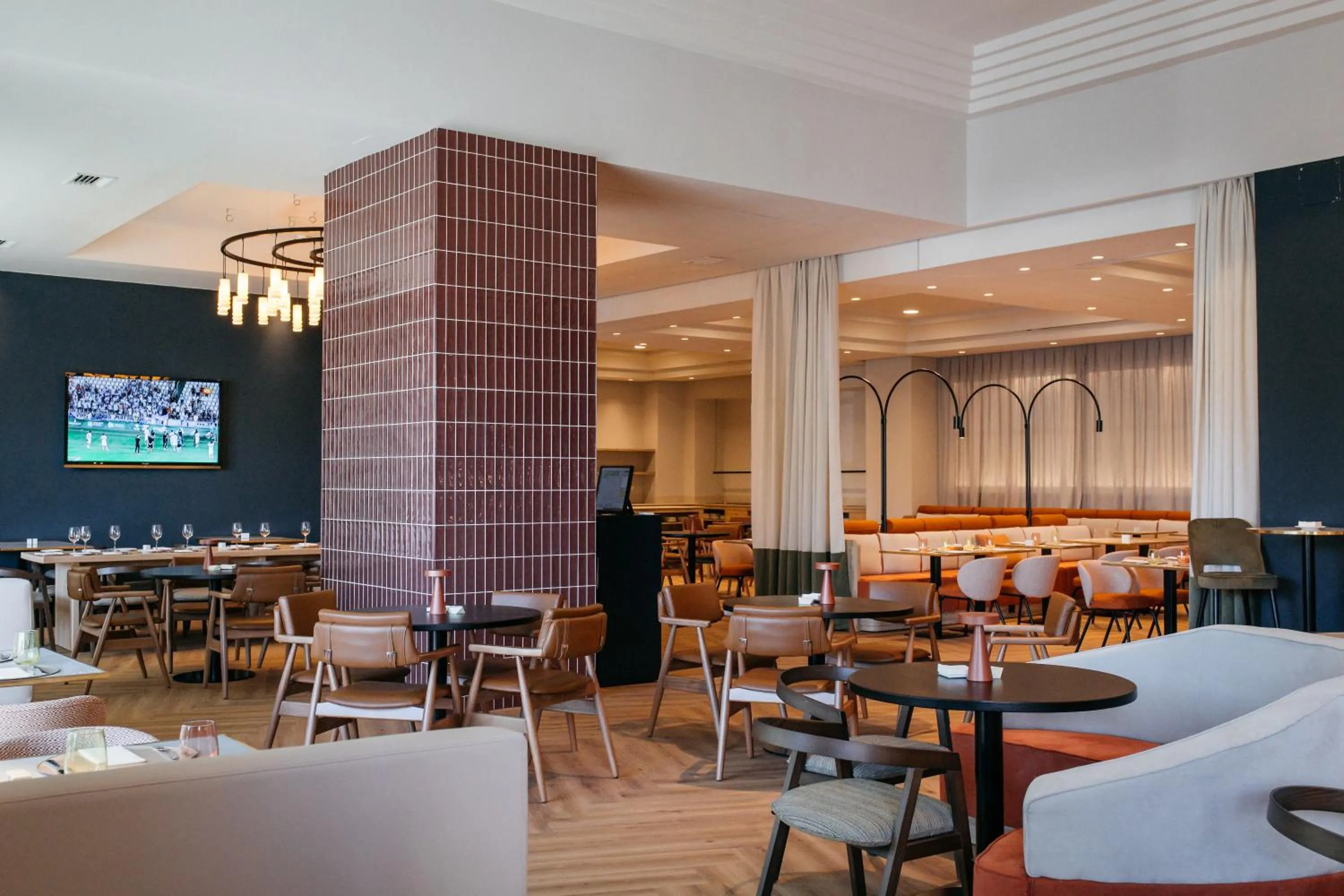 Restaurant/places to eat in Rafaelhoteles Atocha