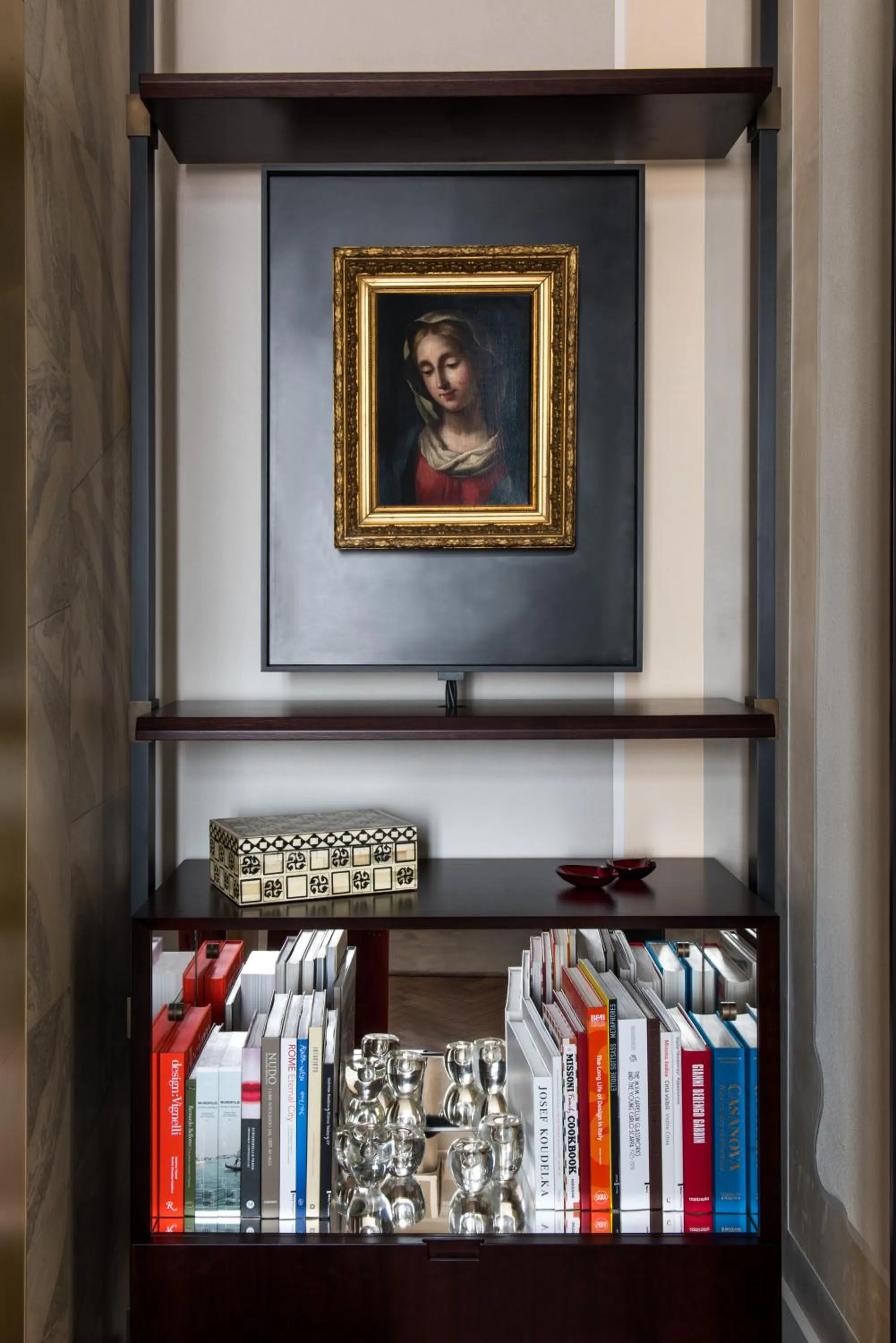 Decorative detail in Nolinski Venezia - Evok Collection