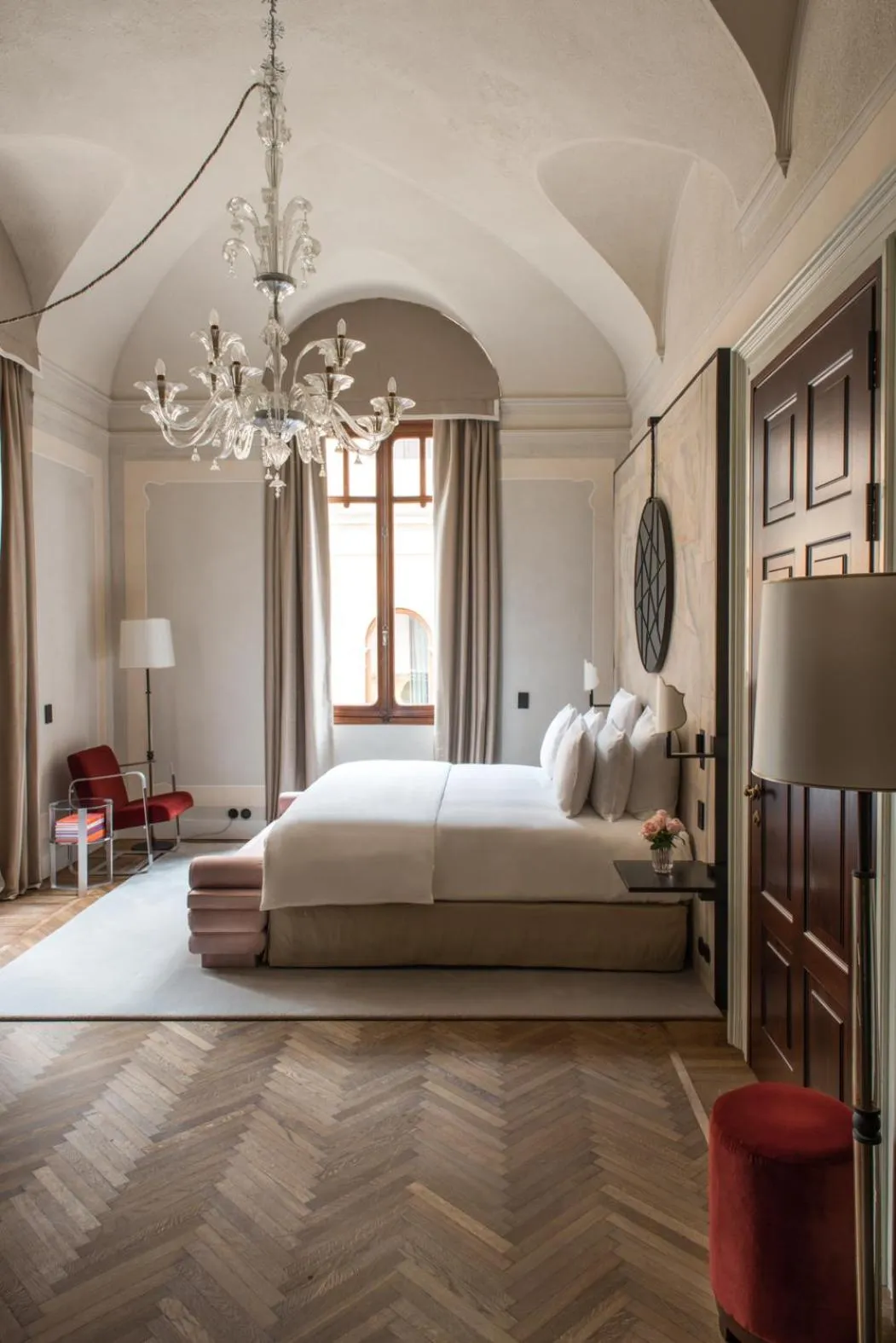 Bed in Nolinski Venezia - Evok Collection