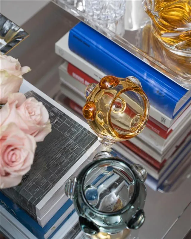 Decorative detail in Nolinski Venezia - Evok Collection