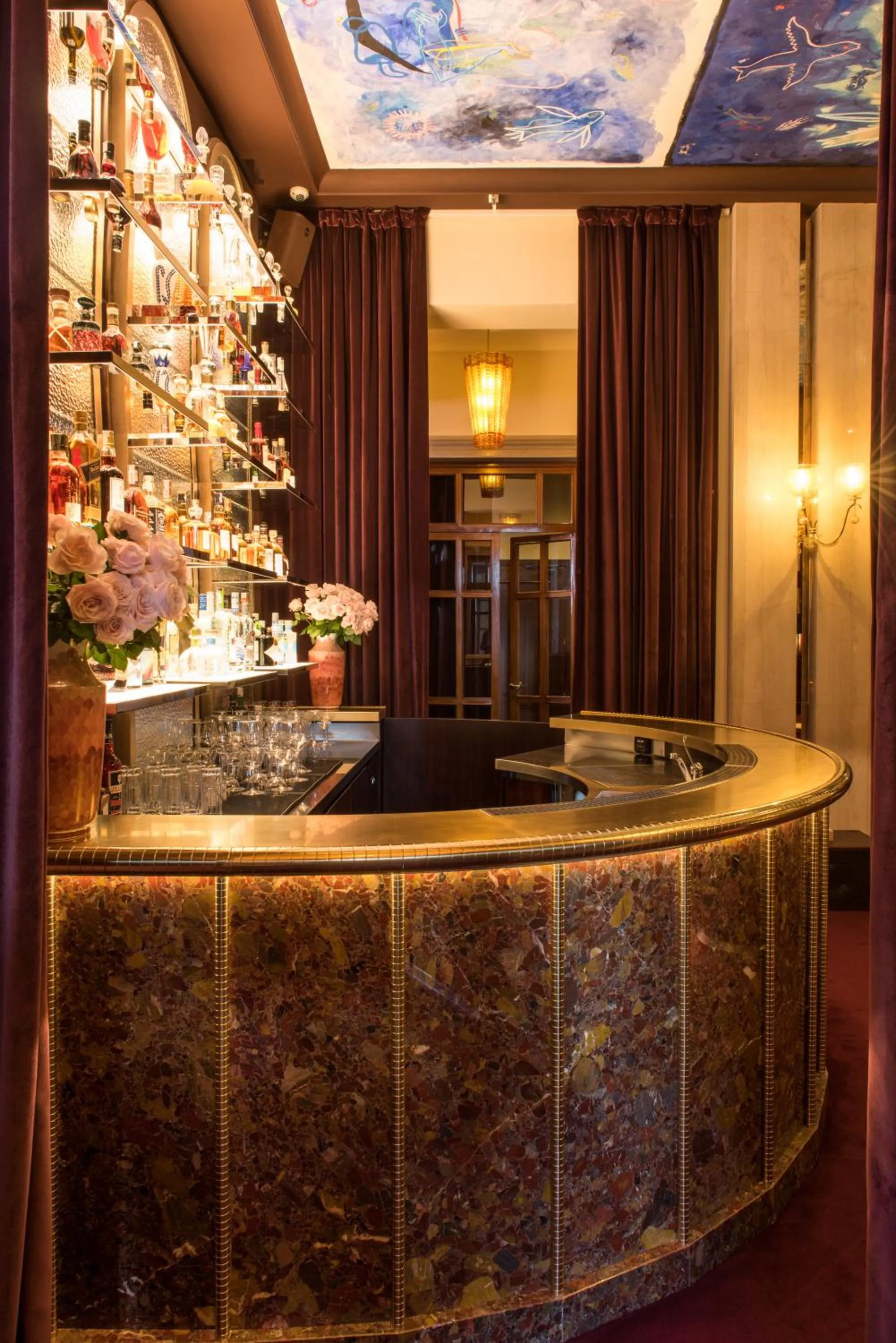 Library in Nolinski Venezia - Evok Collection